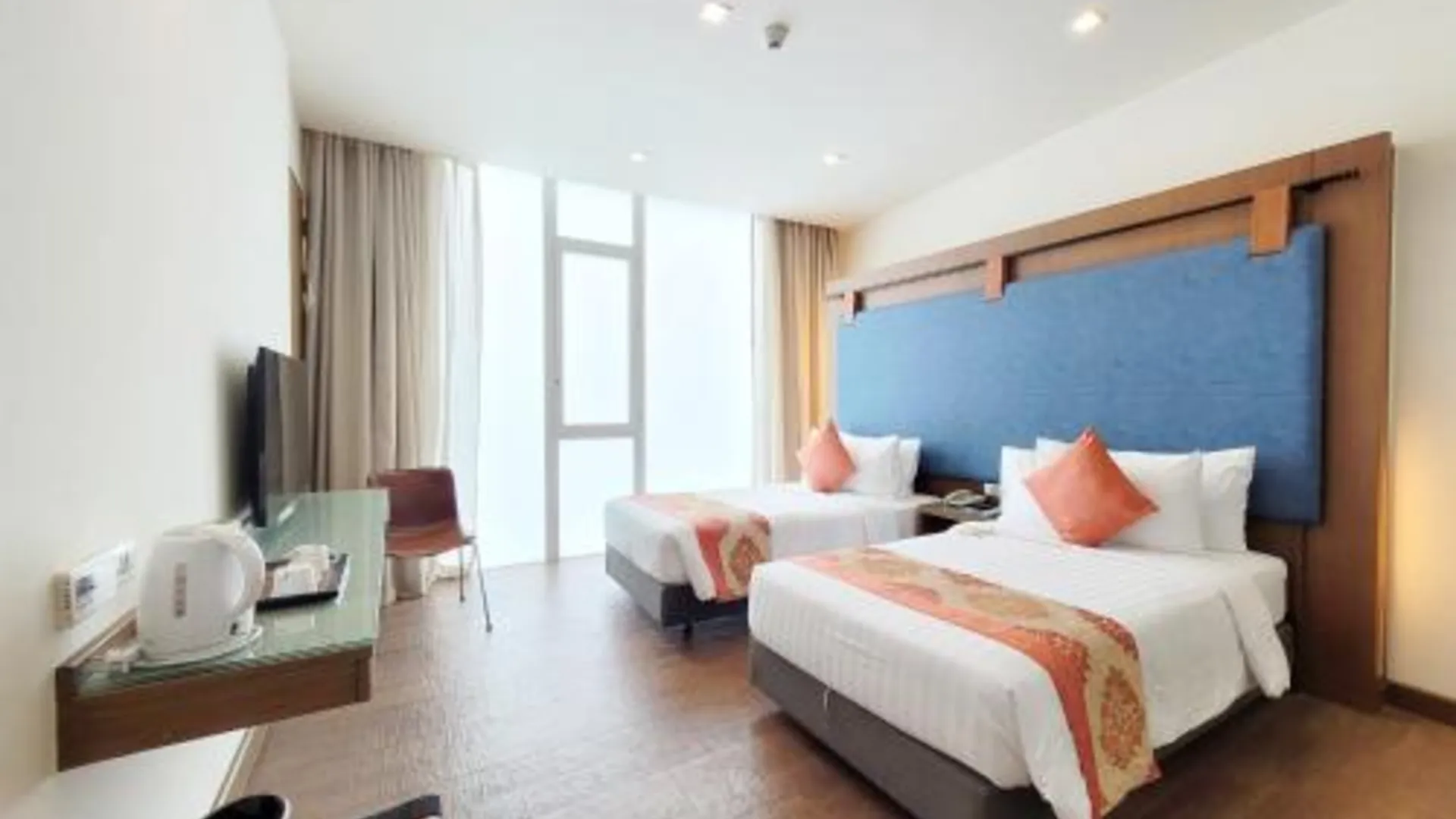 방콕 온 8 수쿰빗 나나 방콕 3성급 호텔 스위트룸