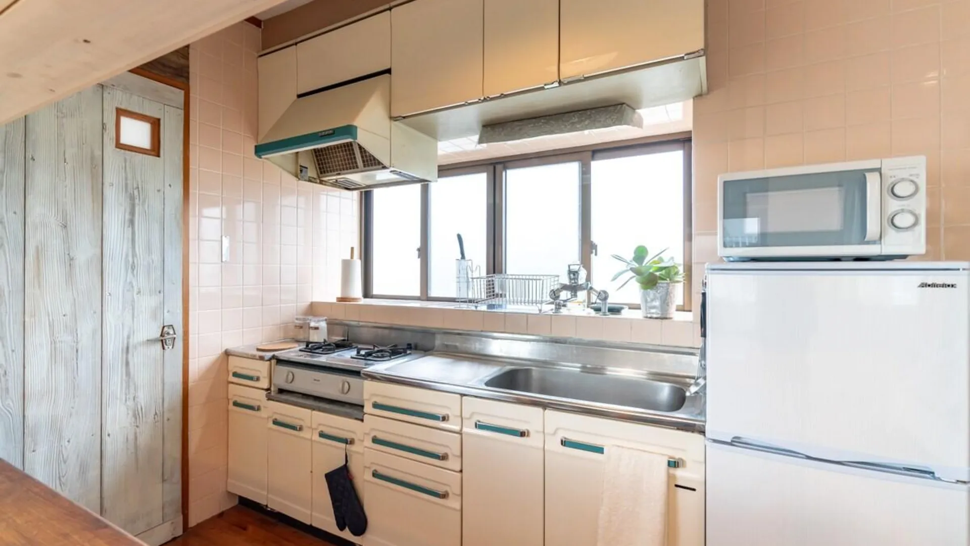 오키나와 본섬 모토부의 프라이빗 하우스 (m², 침실 2개, 프라이빗 욕실 1개) 4성급 게스트하우스 객실