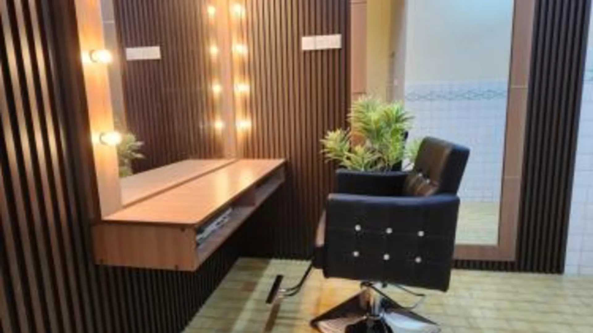 이포 캄풍 자와의 프라이빗 하우스 (100m², 침실 3개, 프라이빗 욕실 2개) 4성급 싱글룸 로비