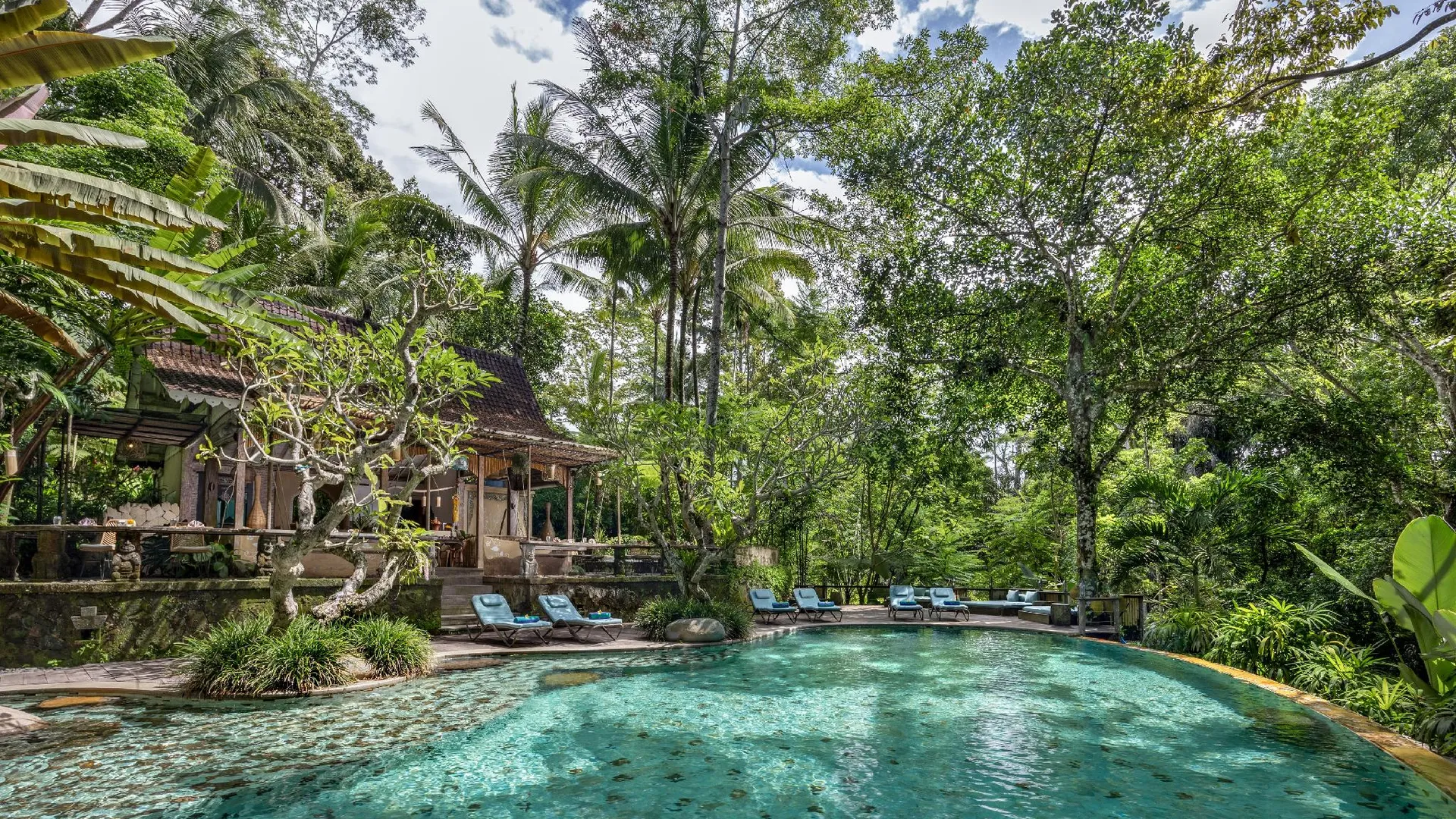 발리 프라마나 기리 쿠스마 4성급 호텔 스위트룸