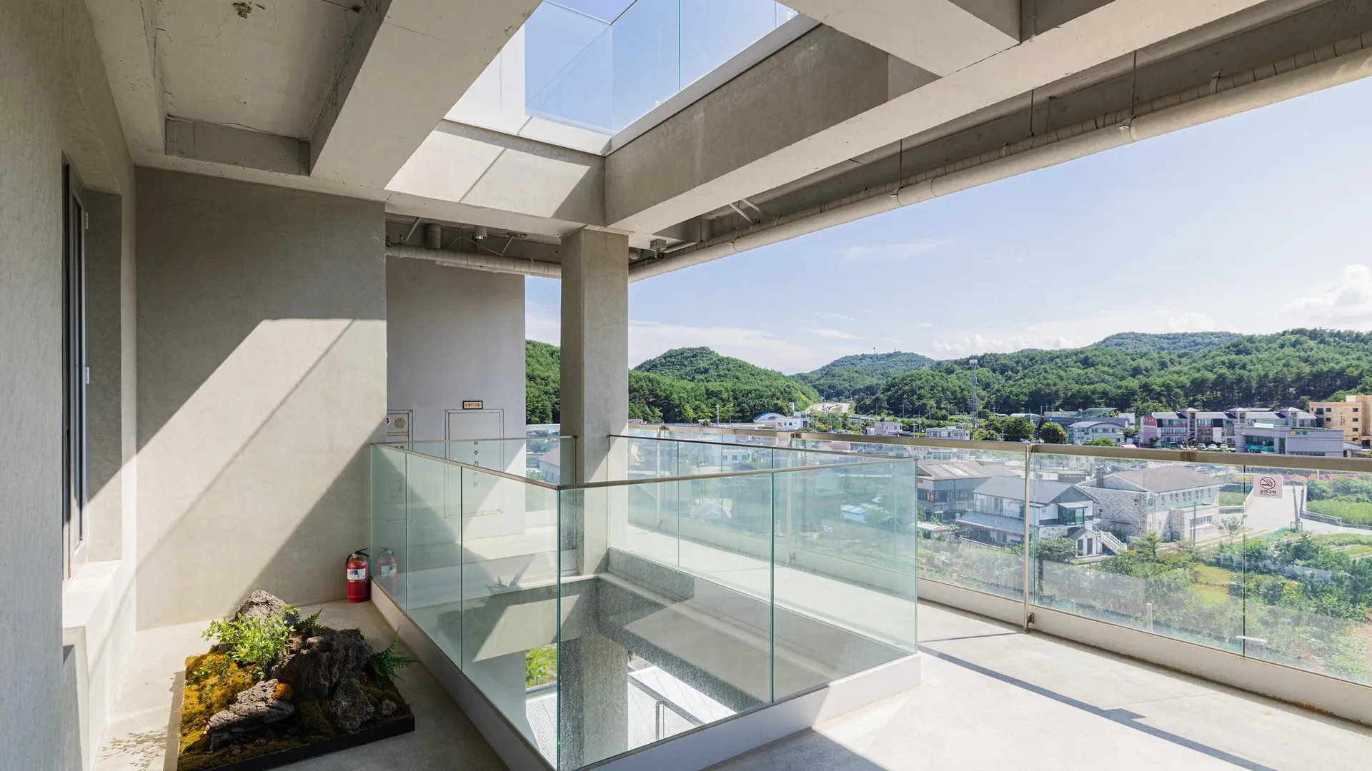 양양 일기일회 호텔 로비