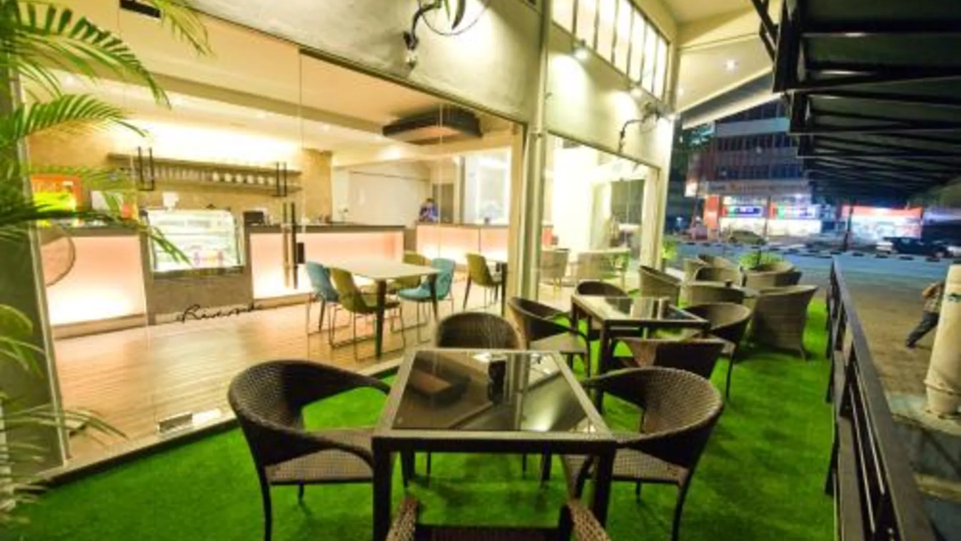 쿠안탄 리버사이드 부티크 호텔 2성급 호텔 수영장