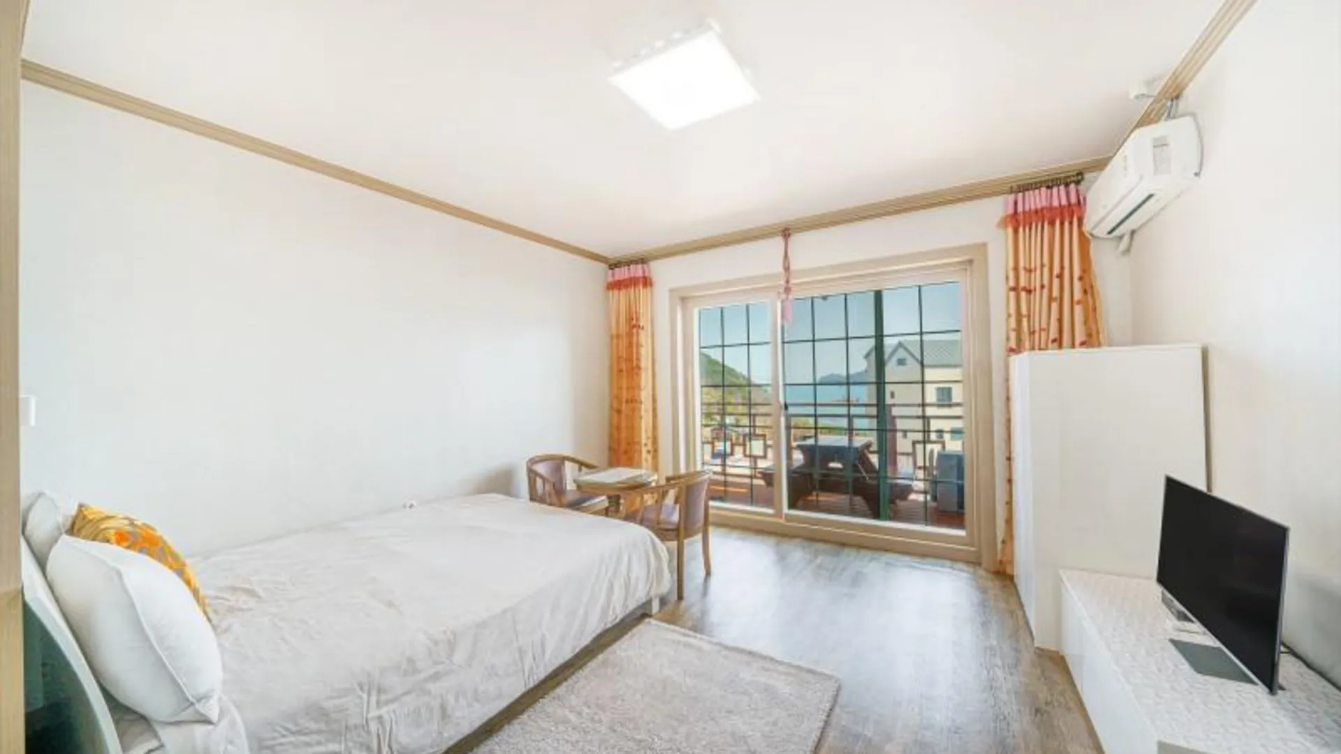 거제도 뉴행복펜션 (몽돌 해수욕장)