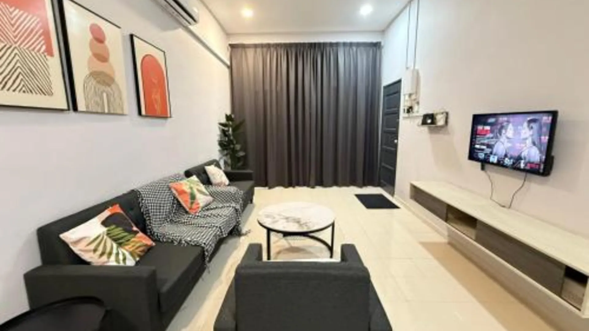 쿠안탄 쿠안탄 시티의 프라이빗 하우스 (130m², 침실 3개, 프라이빗 욕실 2개) 3성급 싱글룸 수영장