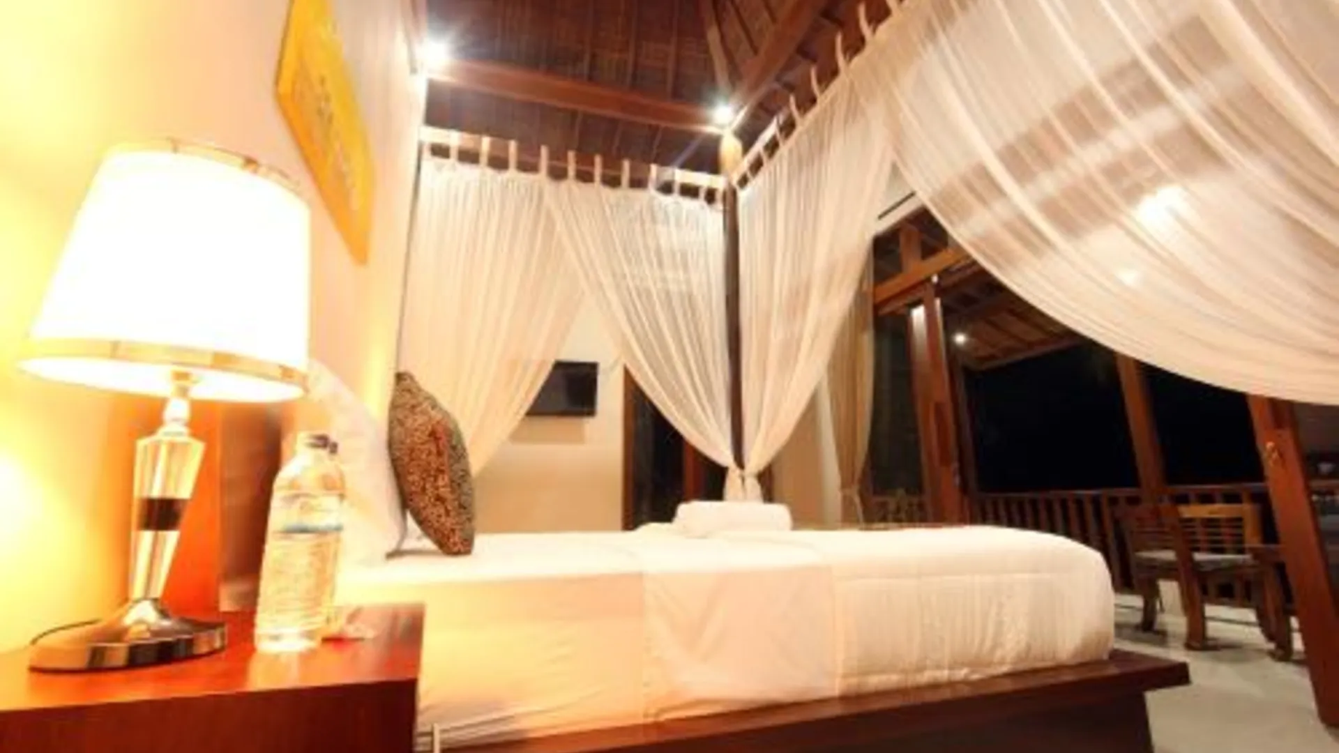 발리 마하나데위 빌라 3성급 호텔 스위트룸