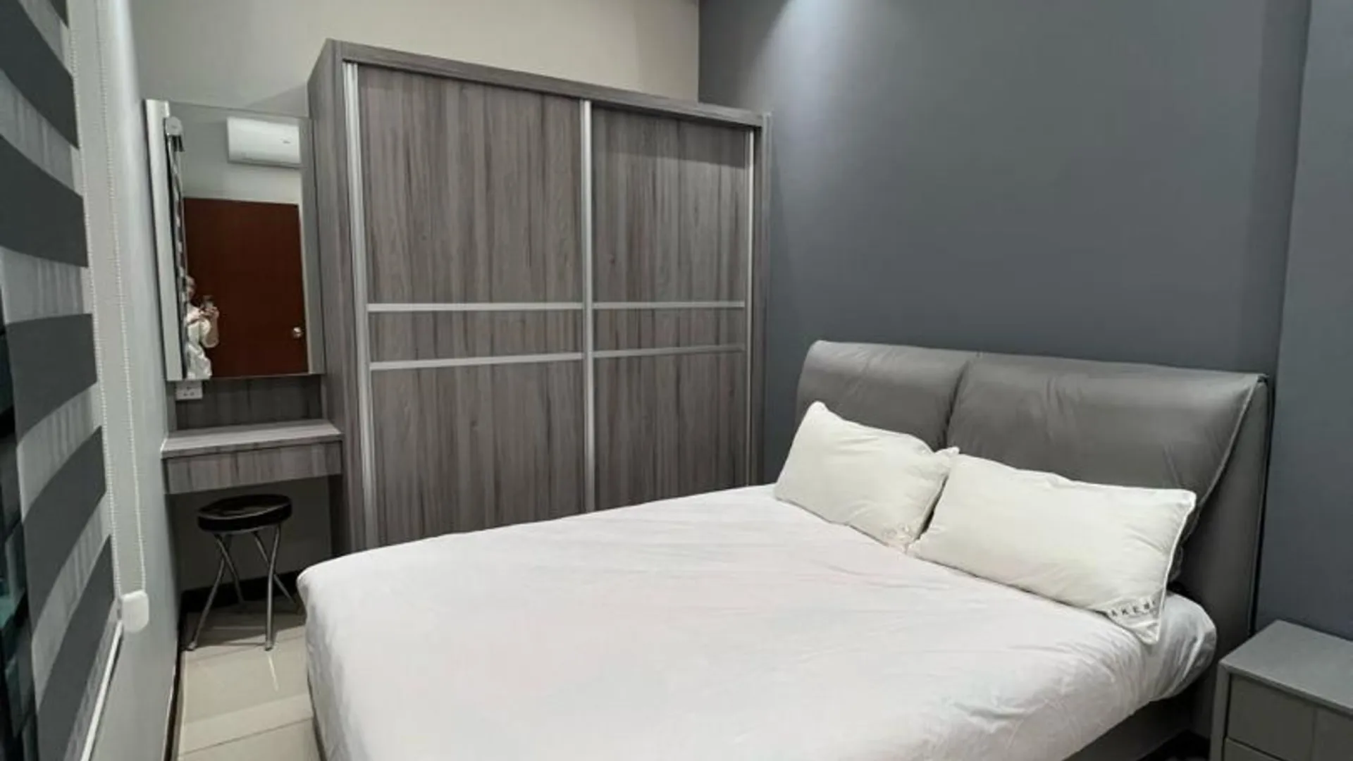 빈툴루 빈투루 시티 센터의 아파트먼트 (m², 침실 3개, 프라이빗 욕실 3개) 2성급 싱글룸 레스토랑