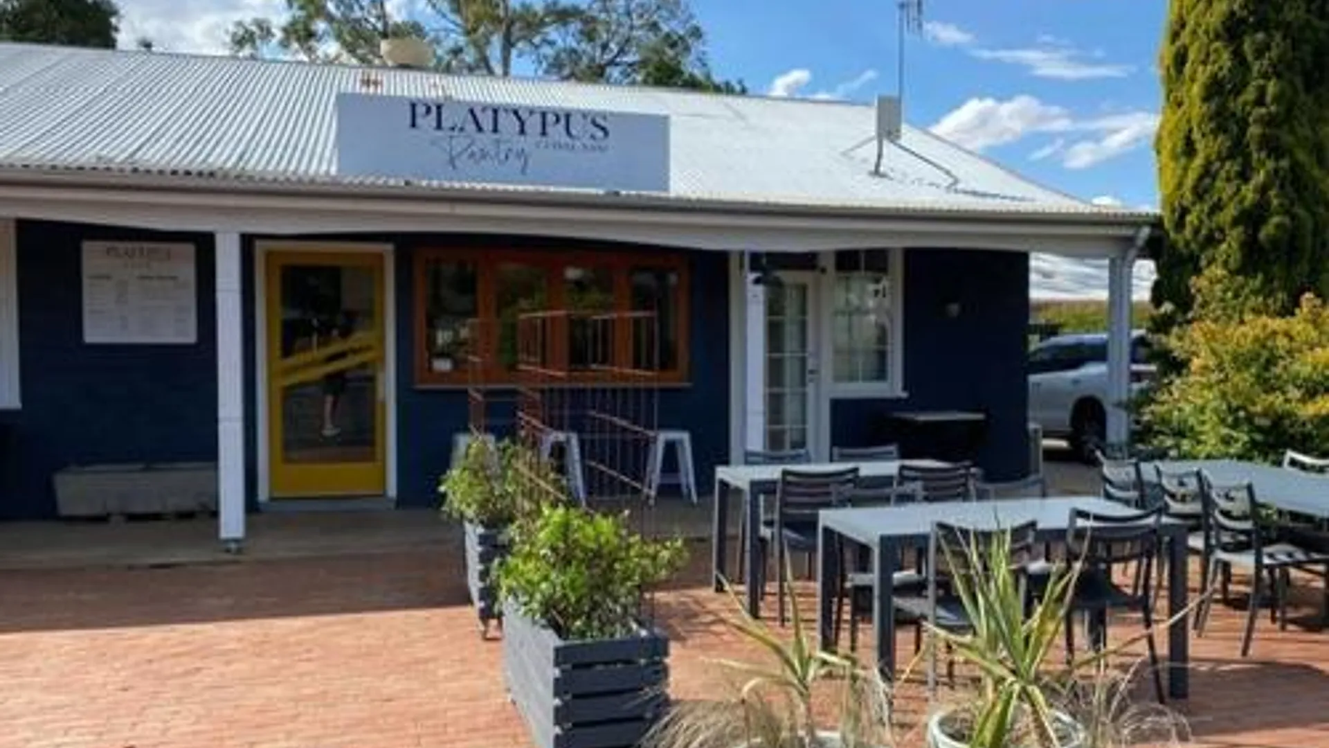 쿠달 The Platypus Accommodation & Cafe 호텔 로비