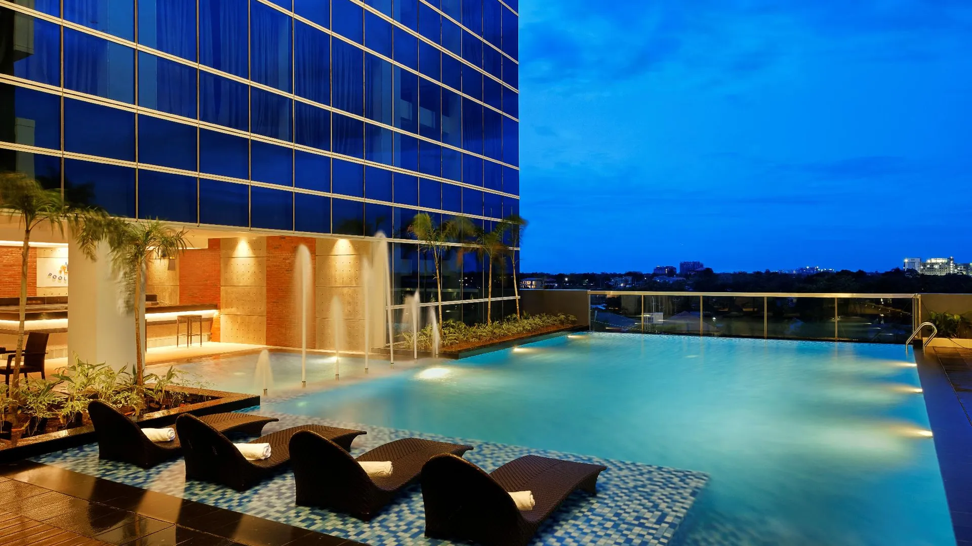 세부 사보이 호텔 막탄 세부 뉴타운 비치 근처 4성급 호텔 로비