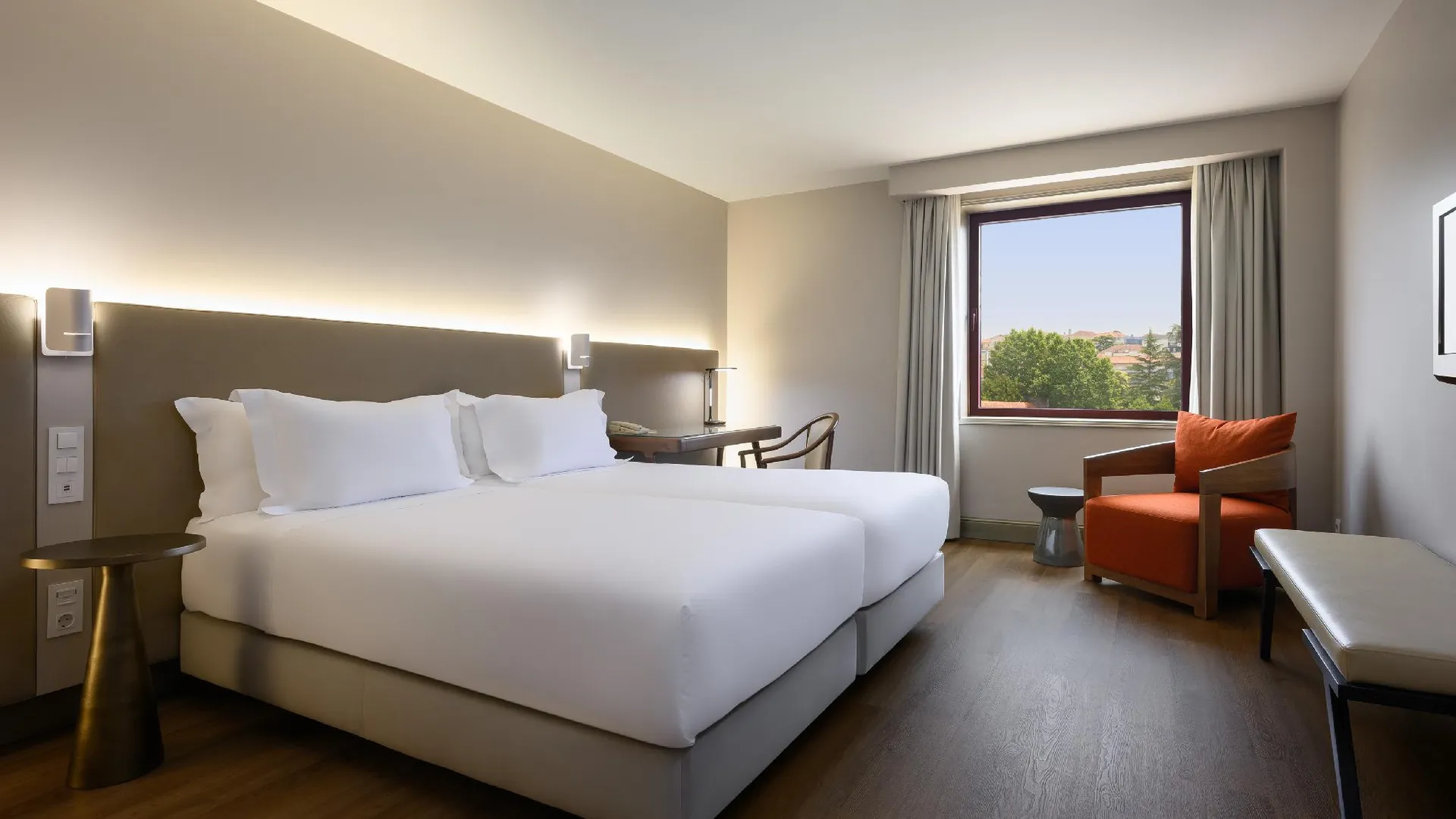 코임브라 Hotel Coimbra Aeminium, Affiliated by Meliá 4성급 호텔 스위트룸