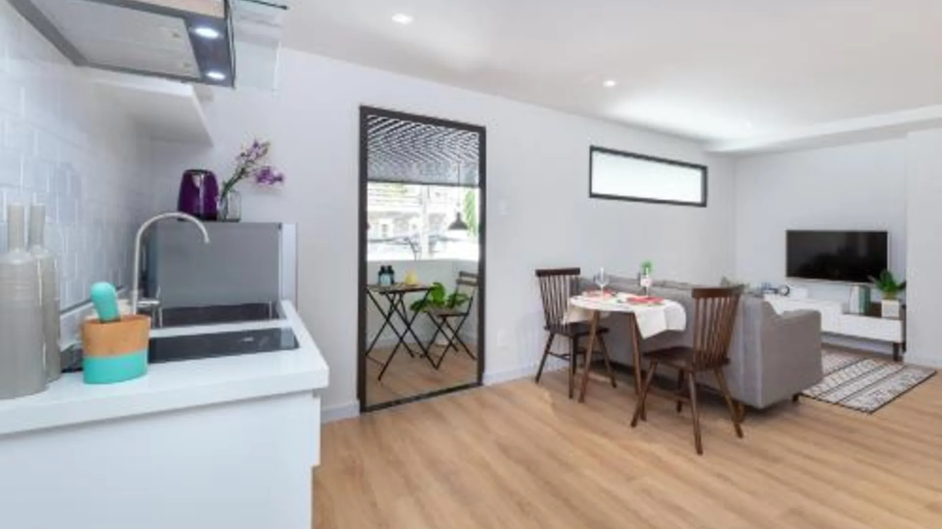 호치민 코즈룸 홈 프리미어 레지던스 4성급 게스트하우스 스위트룸