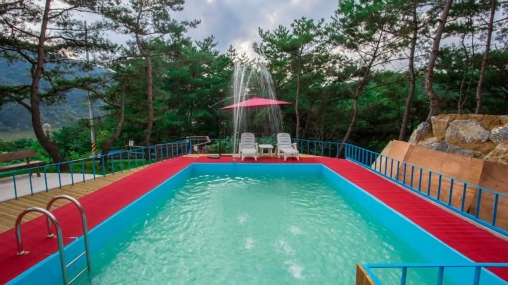 단양 남한강솔밭펜션