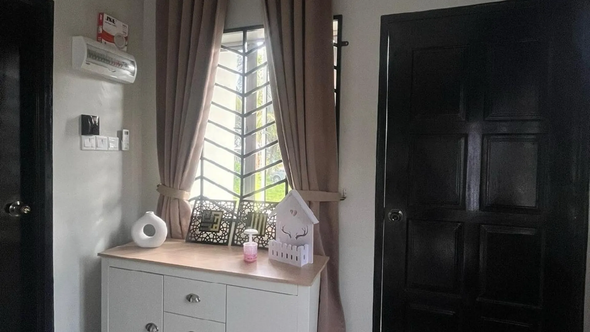 말라카 말라카 시내의 프라이빗 하우스 (800m², 침실 3개, 프라이빗 욕실 2개) 2성급 싱글룸 객실