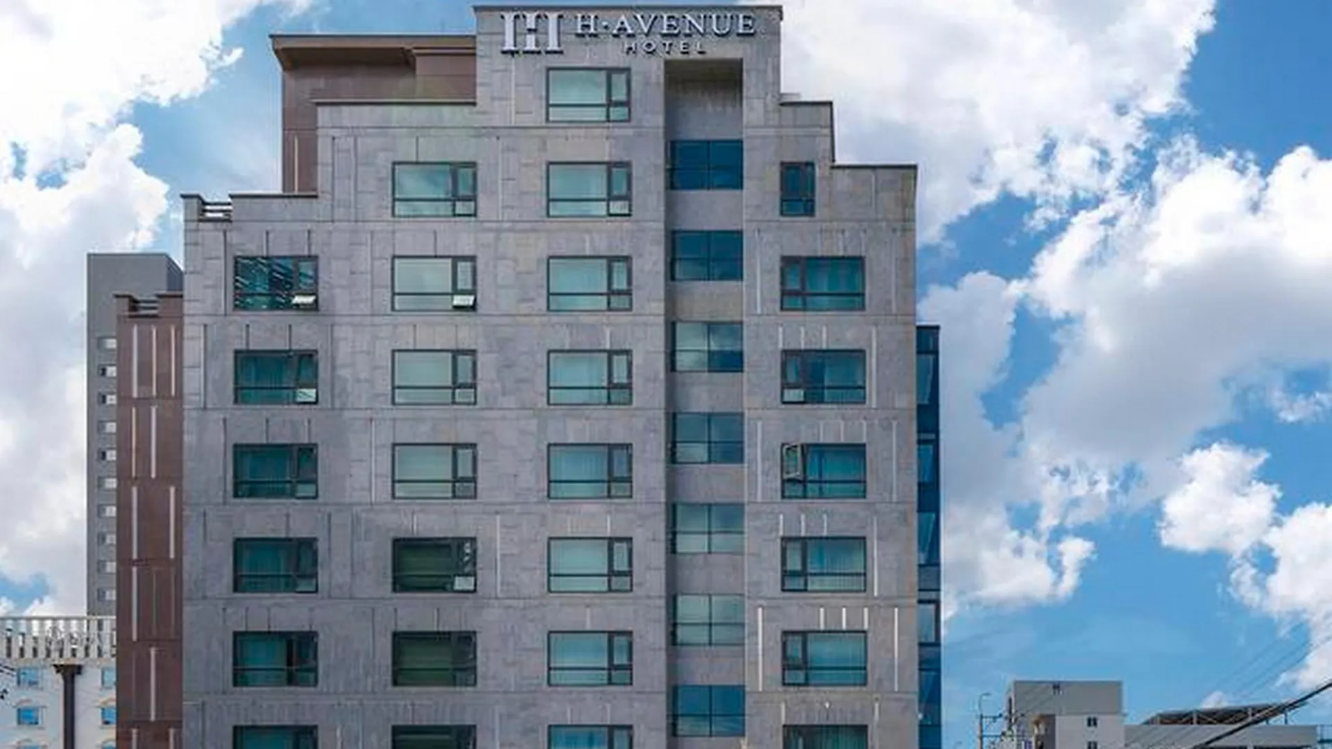 울산 에이치 에비뉴 울산 삼산점 호텔 객실