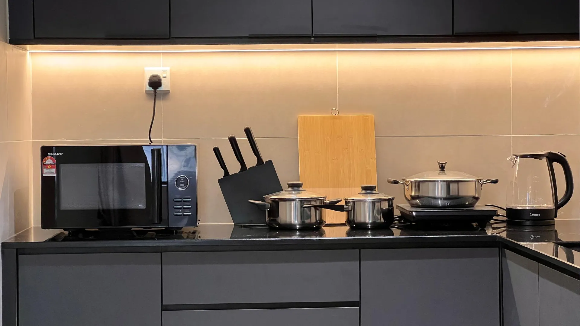 말라카 존커의 아파트먼트 (80m², 침실 2개, 프라이빗 욕실 2개) 2성급 싱글룸 부대시설