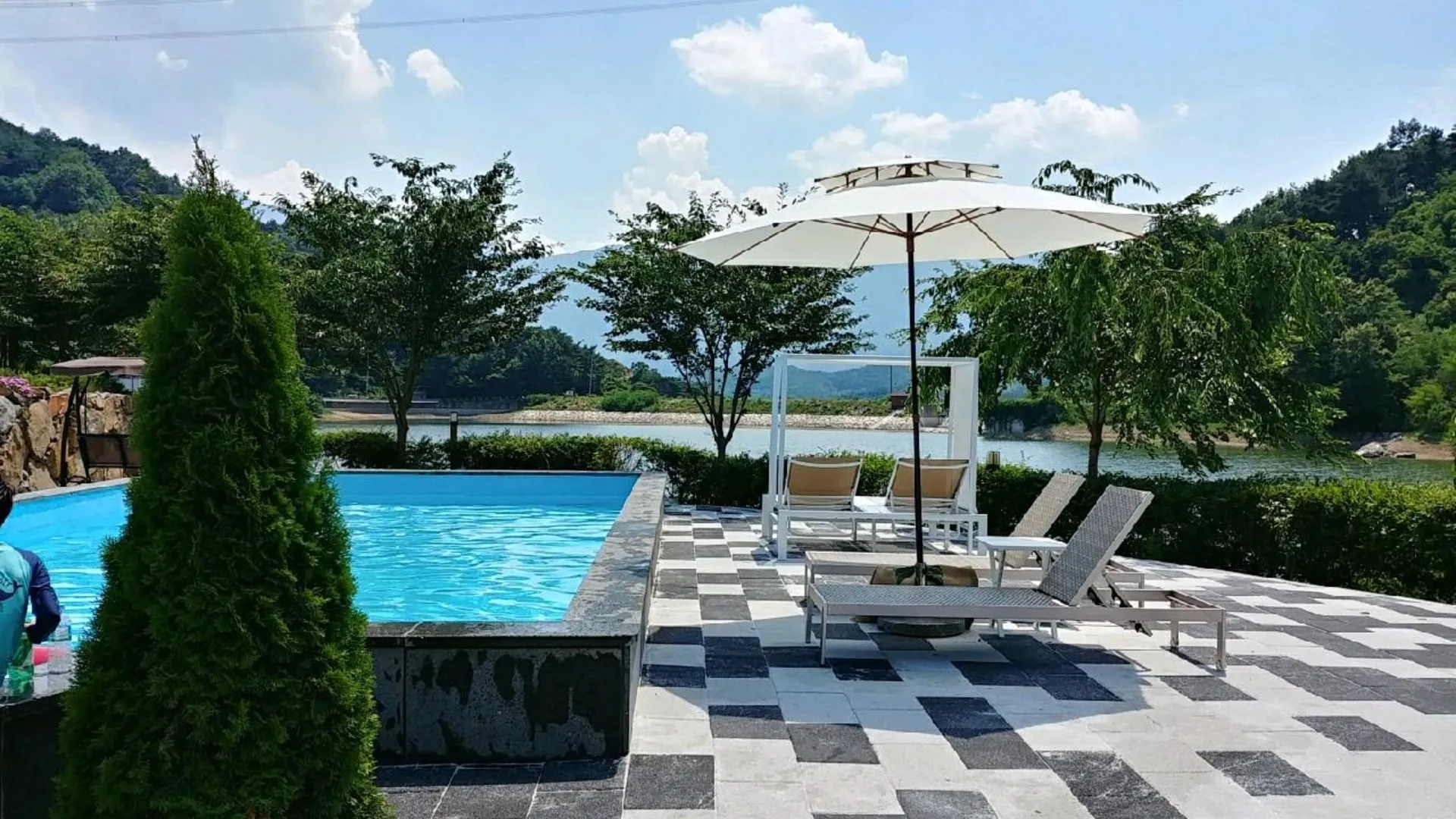 산청 산청 라끄베르펜션 2성급 게스트하우스 로비