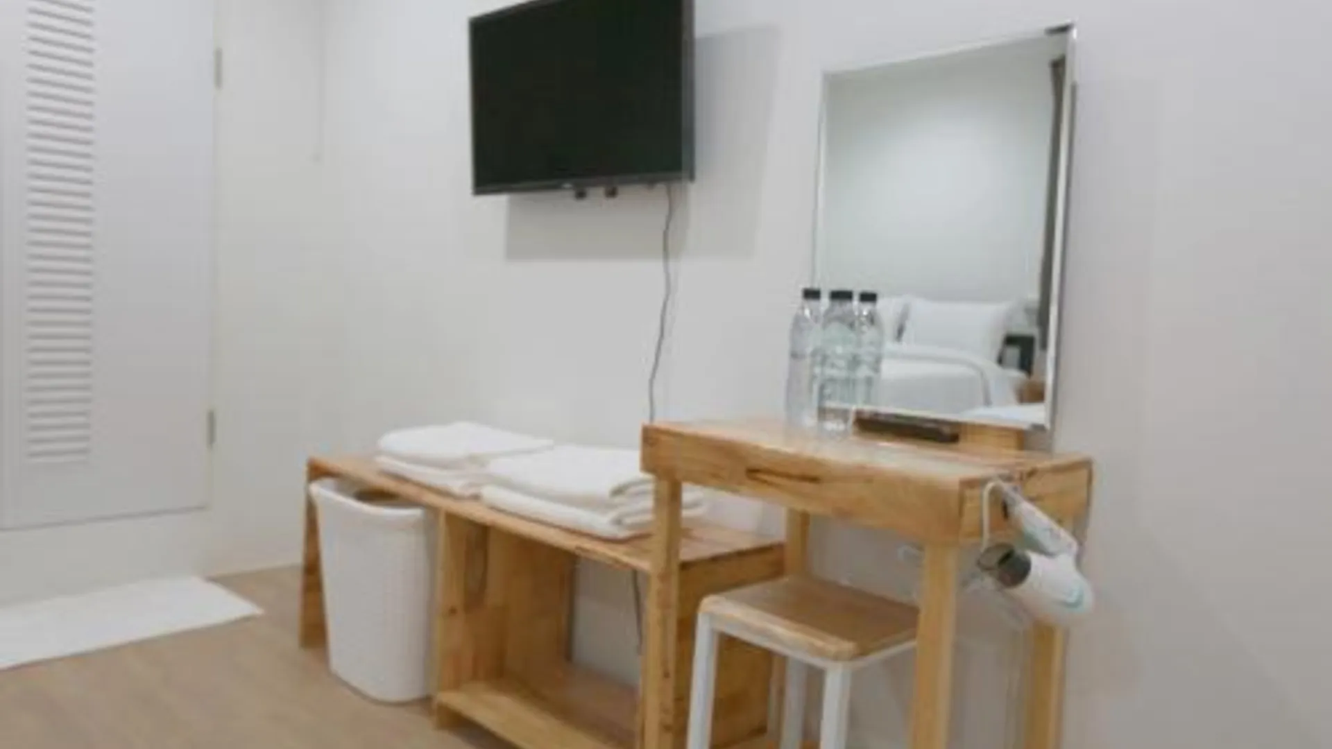 방콕 인터레스트 포쉬텔  2성급 호텔 객실