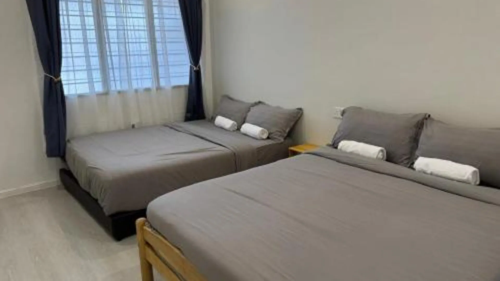 이포 타만 반다라야의 프라이빗 하우스 (m², 침실 3개, 프라이빗 욕실 2개) 3성급 게스트하우스 스위트룸