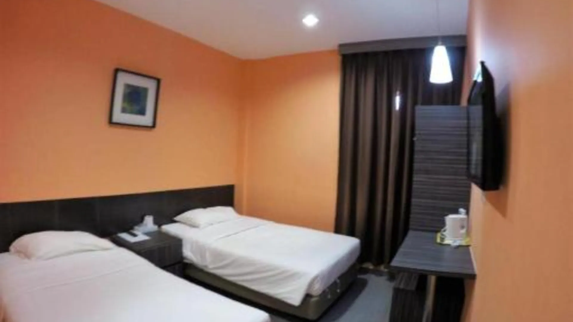 쿠알라 리피스 호텔 베스타리 프리마 2성급 호텔 스위트룸