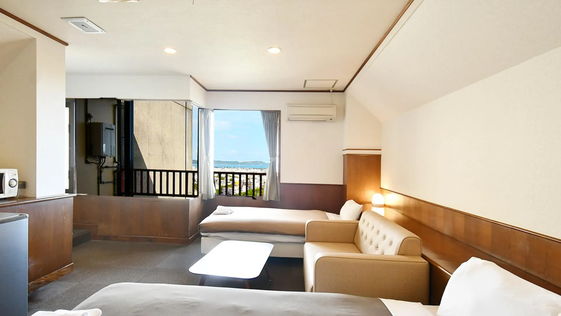 오키나와 본섬 푸라리 3성급 호텔 스위트룸