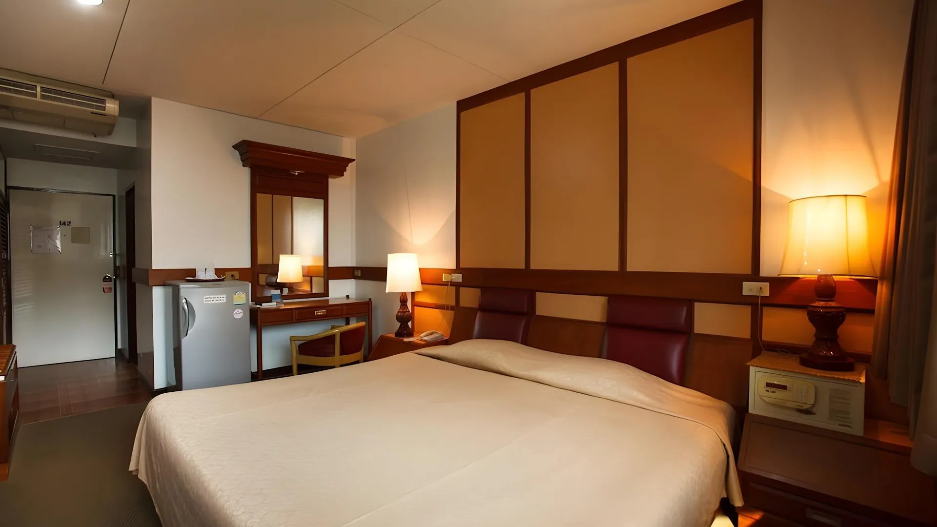 방콕 로즈 나나 호텔 2성급 호텔 스위트룸