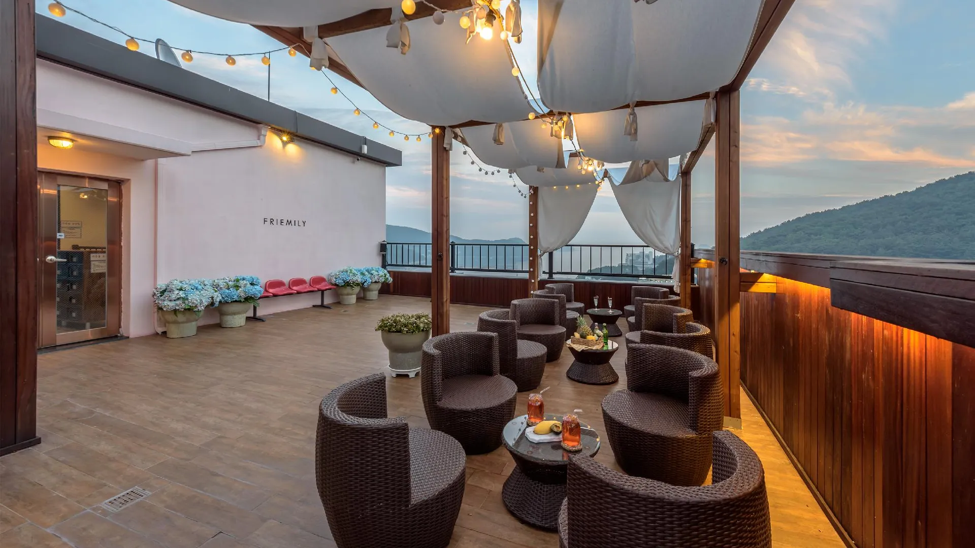 거제 프래밀리 풀빌라 앤 호텔 3성급 호텔 외관