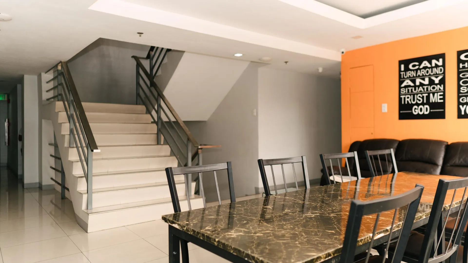 세부 RF 스위트 2성급 호텔 외관