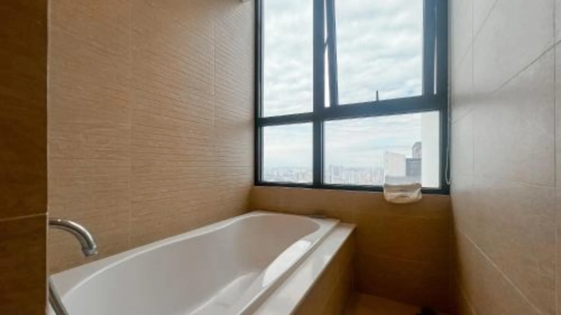 하노이 럭스하우징 빈홈즈 스카이레이크 5성급 호텔 객실