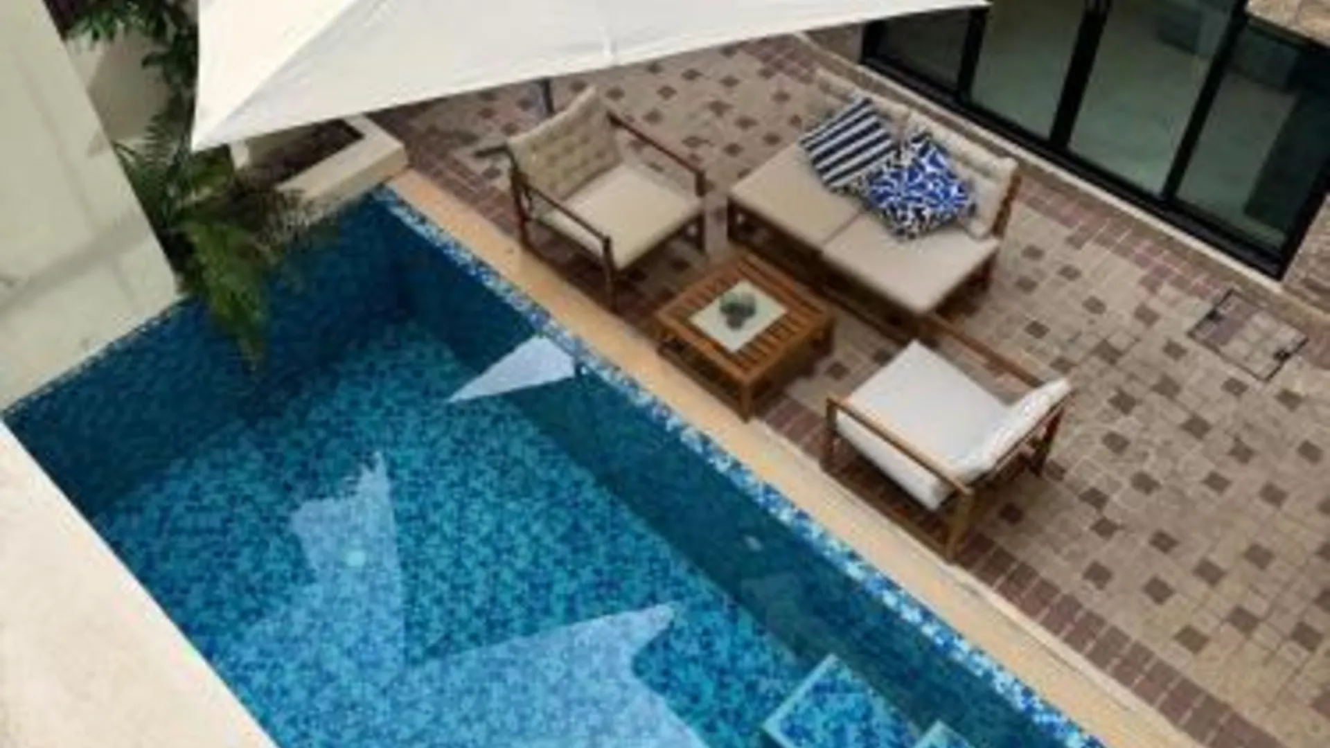방콕 Central BKK Luxuxy Pool Villa 4BR 2성급 싱글룸 외관