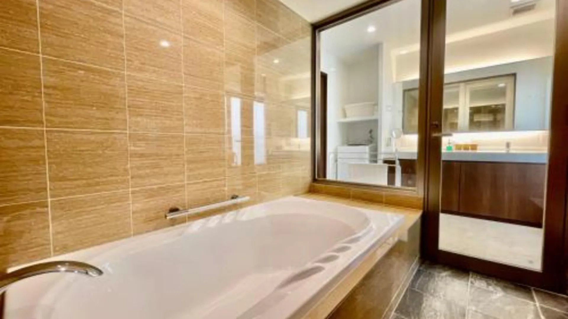 오키나와 본섬 호텔 텐시칸 쿠모지 3성급 호텔 외관