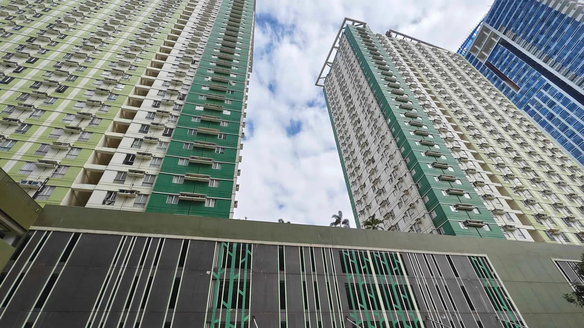 세부 Cebu Avida Riala T1 2511 IT Park 2성급 게스트하우스 수영장