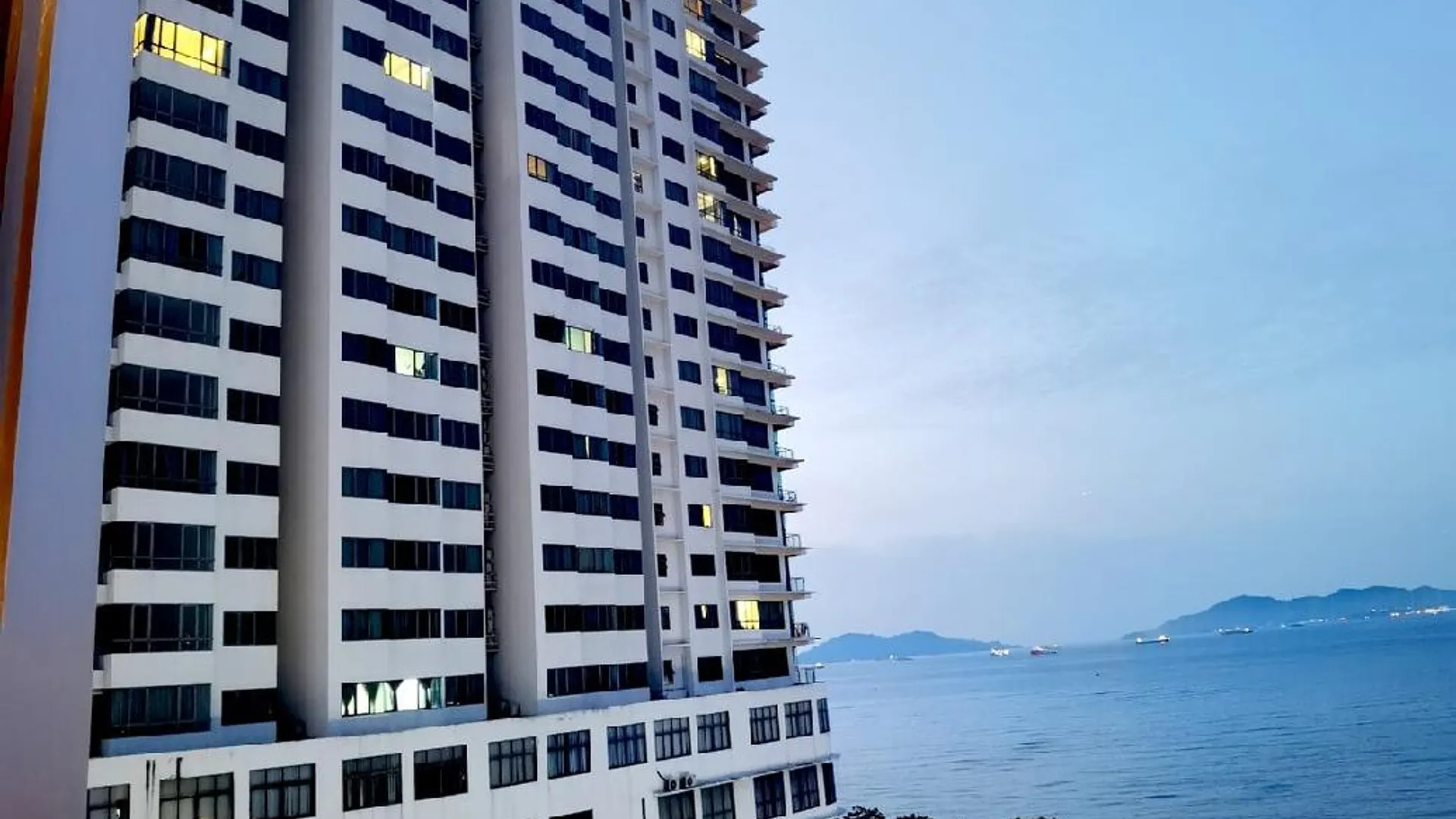 코타키나발루 시티 센터의 프라이빗 하우스 (m², 침실 2개, 프라이빗 욕실 2개) 3성급 게스트하우스 로비