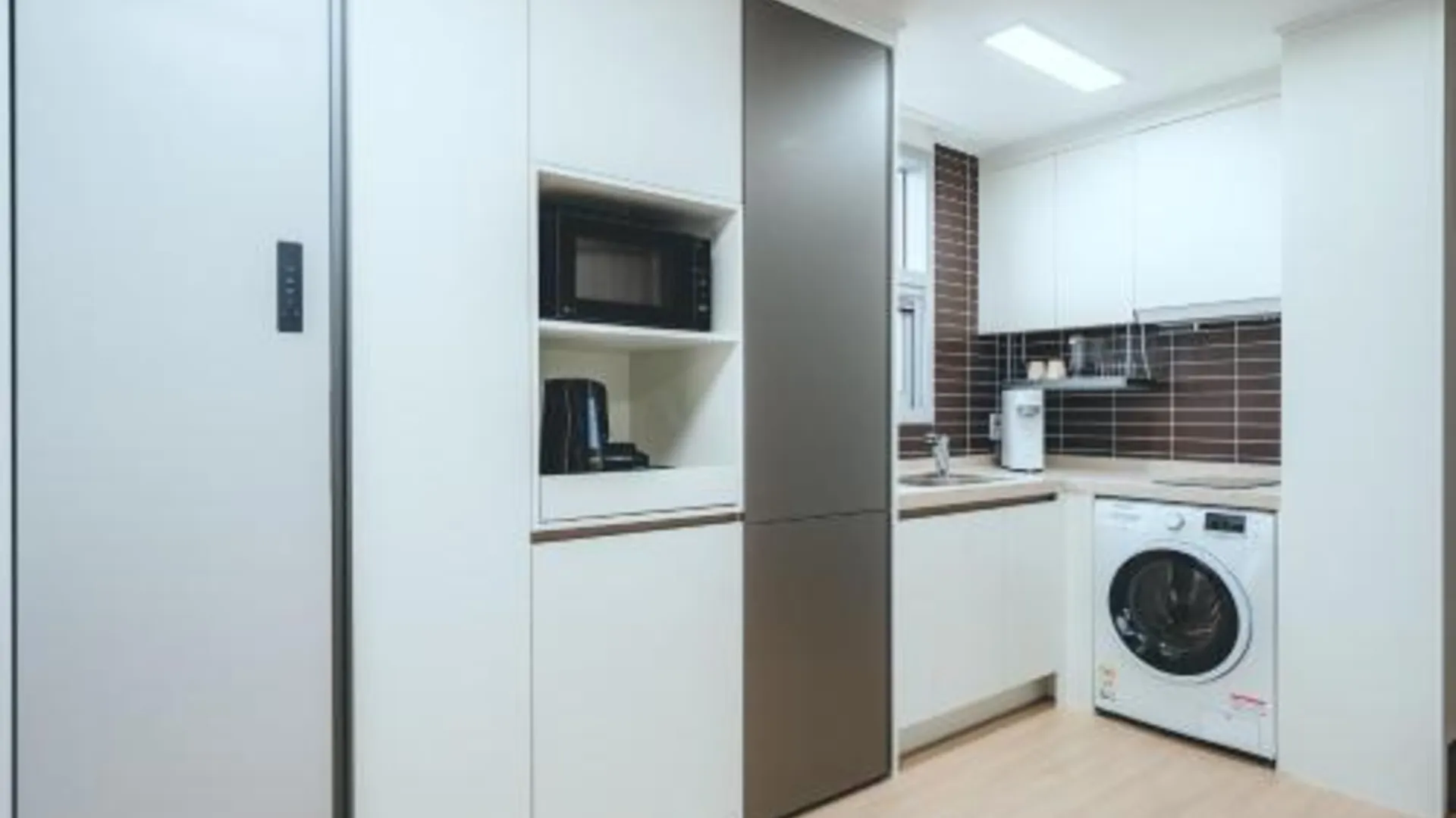 부산 에이치에비뉴 사상역점 레지던스 호텔 3성급 호텔 외관