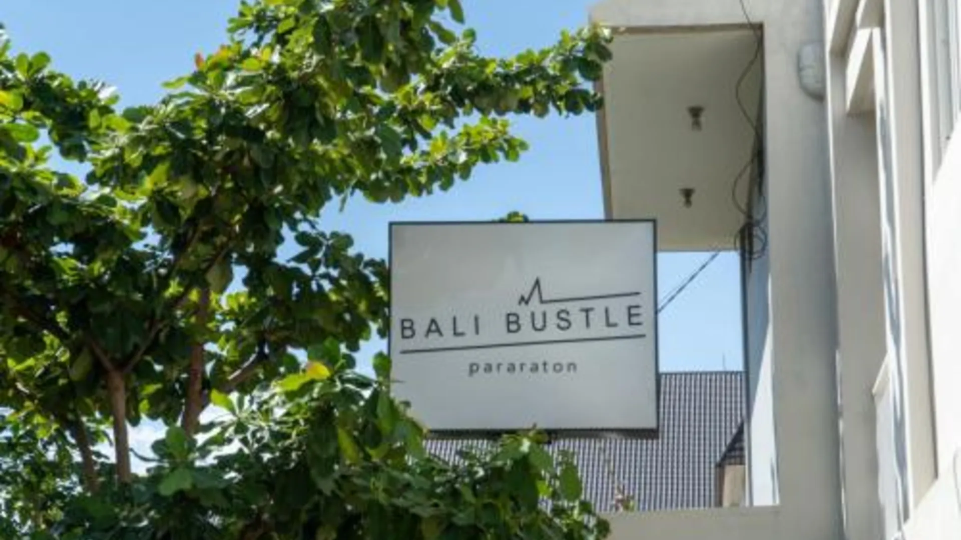 발리 Bali Bustle Pararaton Coliving and Coworking Space 3성급 호텔 객실