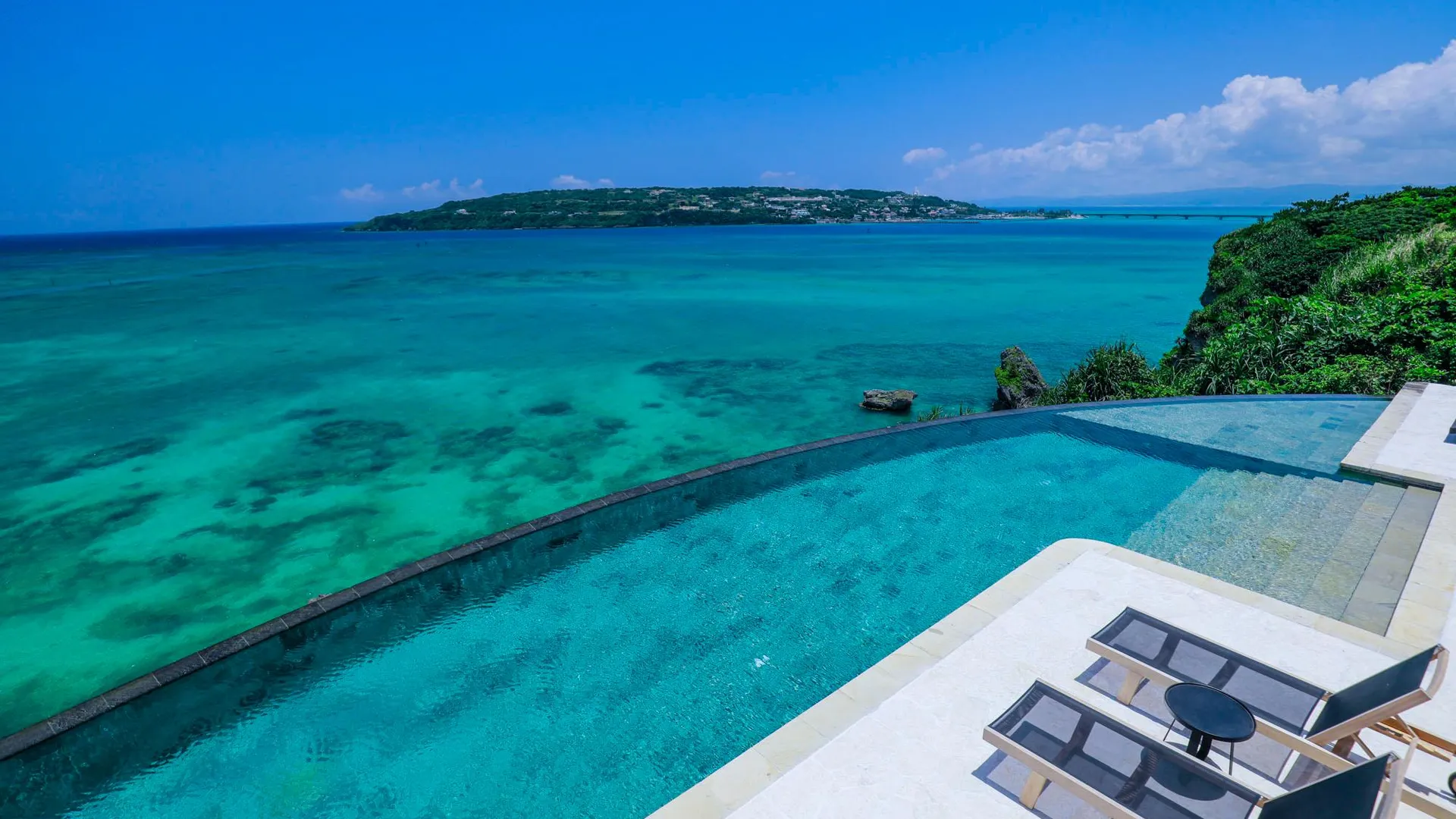 오키나와 본섬 카야츠마 오키나와 호텔 앤 리조트 4성급 호텔 외관