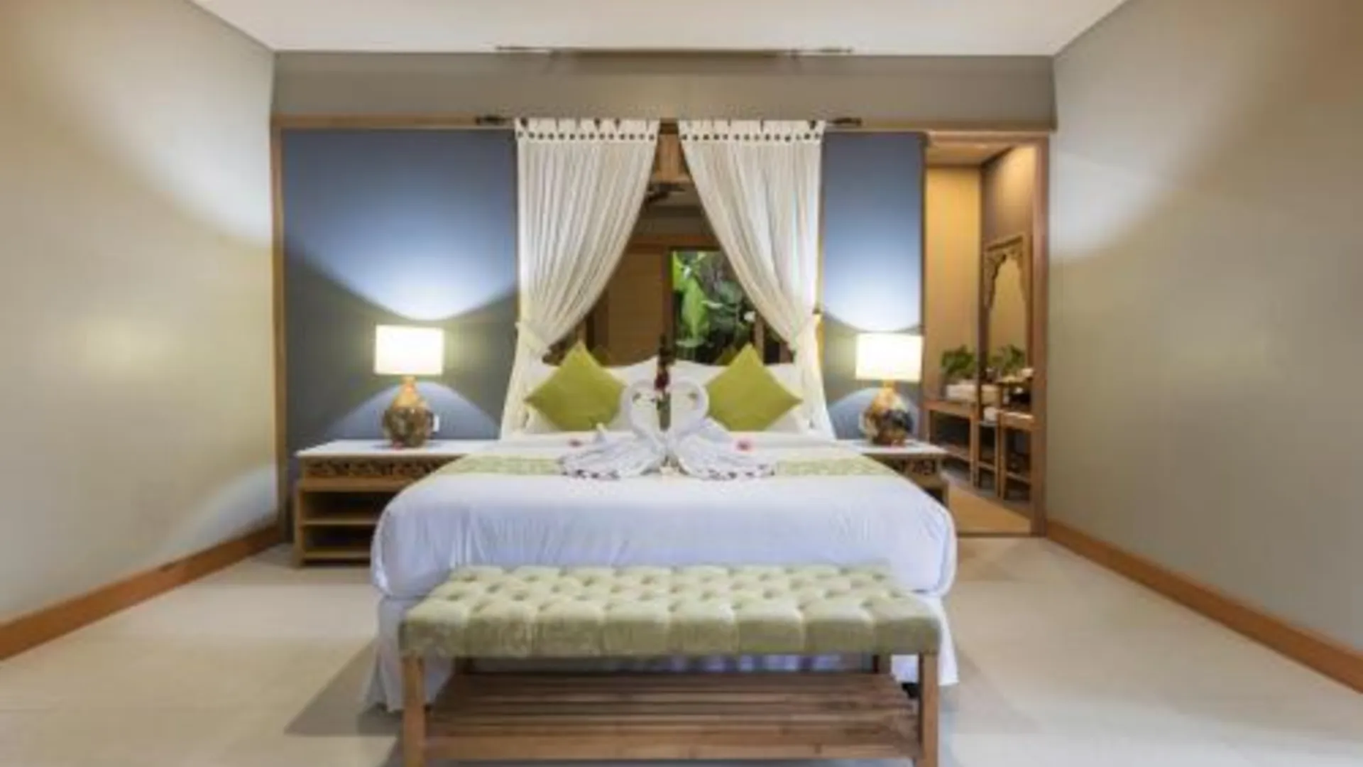 발리 짱구의 빌라 (365m², 침실 3개, 프라이빗 욕실 4개) 5성급 게스트하우스 스위트룸