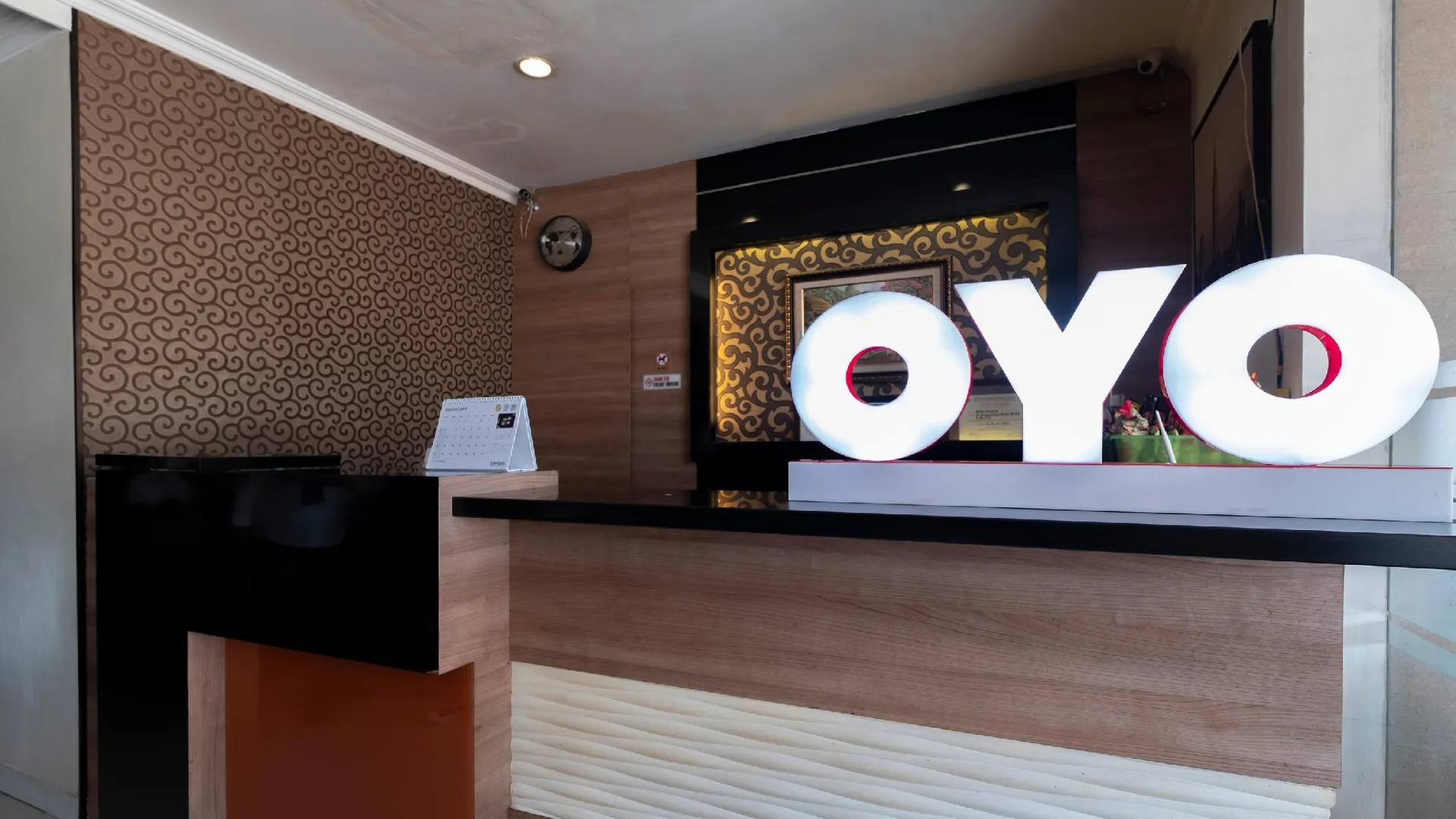 마카사르 오요 1560 캐피탈 호텔 2성급 호텔 로비