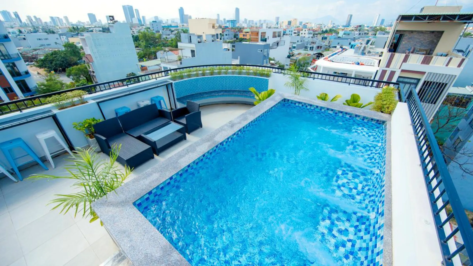 다낭 더 백패커 호텔 4성급 호텔 외관