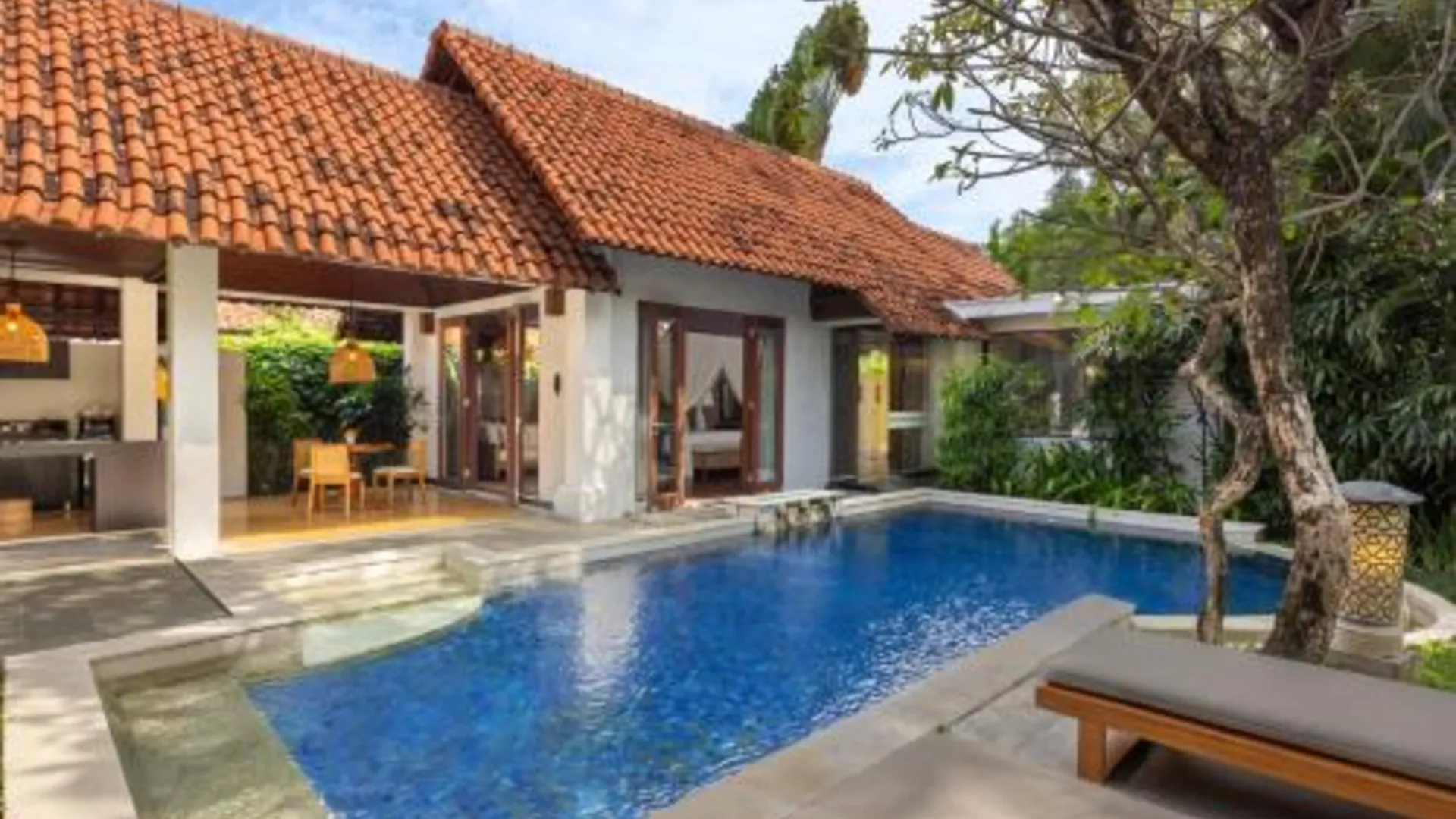 발리 알라야 데다운 쿠타 5성급 호텔 외관