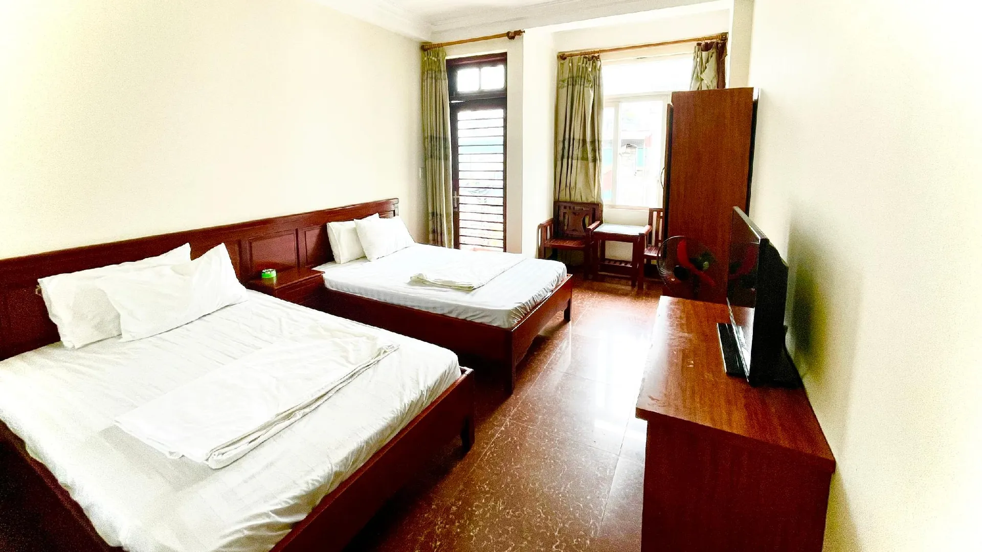 하노이 남 칸 모텔 2성급 호텔 스위트룸