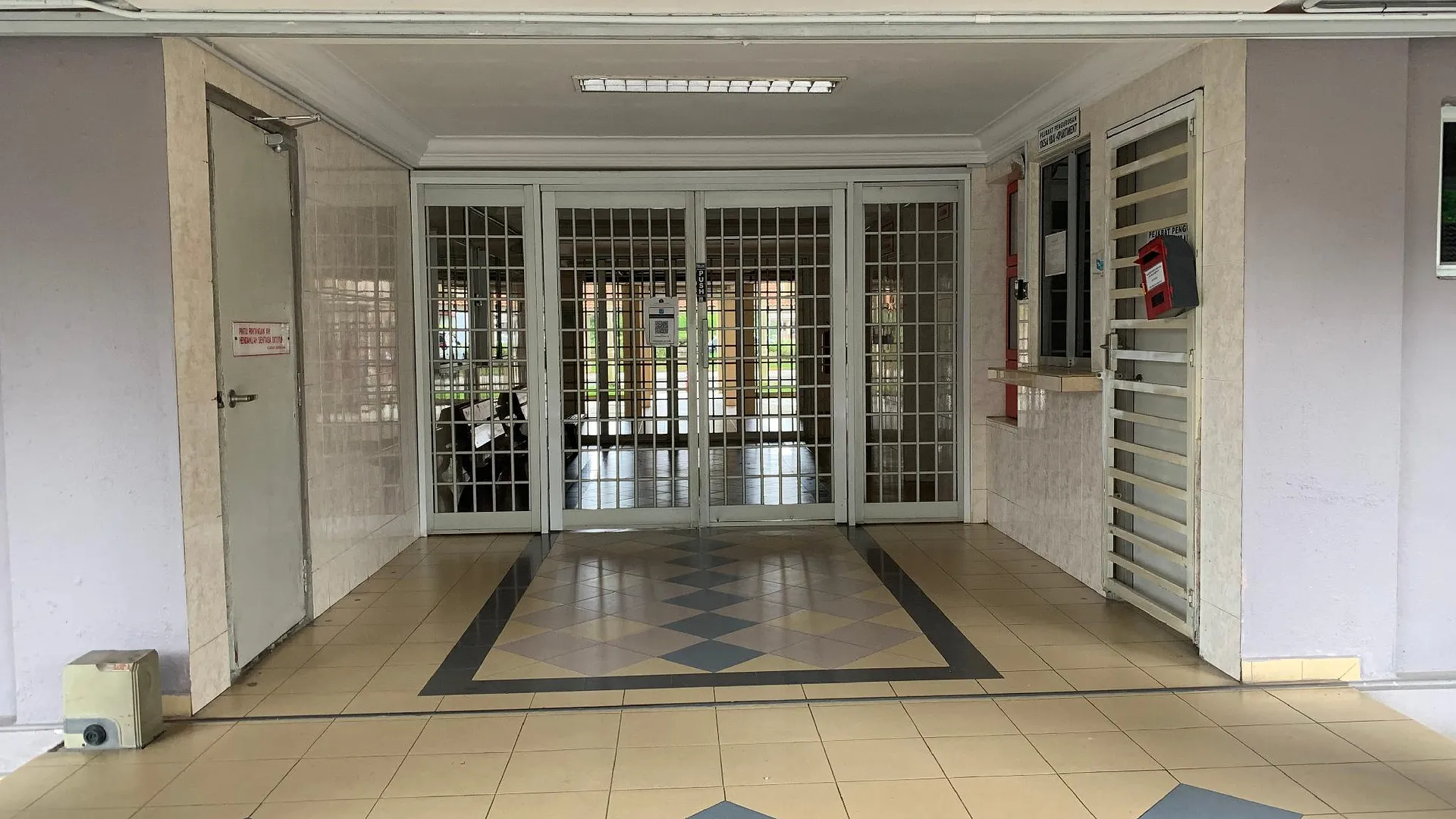 쿠알라테렝가누 쿠알라 이바이의 아파트먼트 (600m², 침실 3개, 프라이빗 욕실 2개) 2성급 싱글룸 수영장