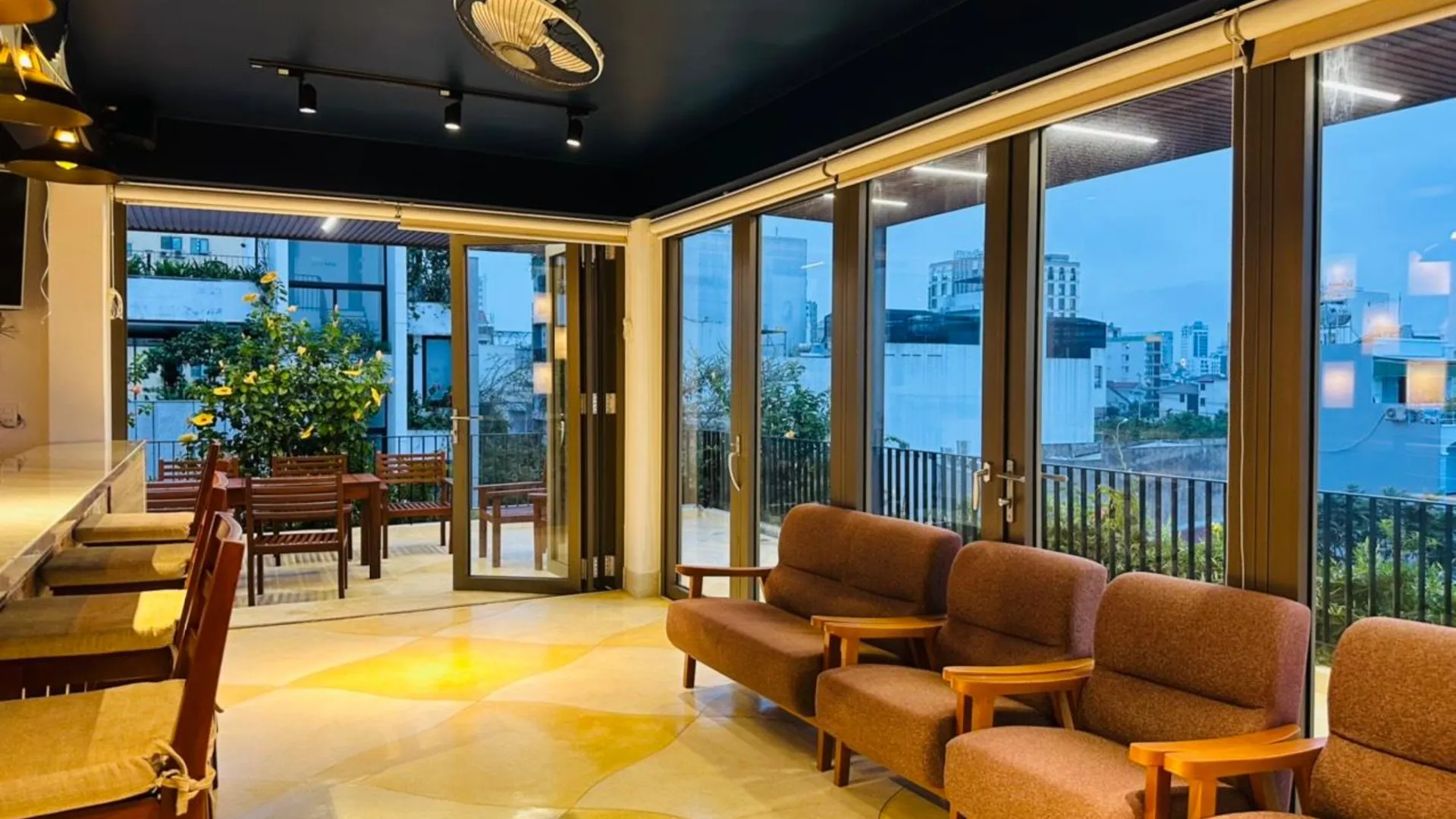 다낭 푸옥미의 빌라 (270m², 침실 6개, 프라이빗 욕실 8개) 5성급 싱글룸 로비