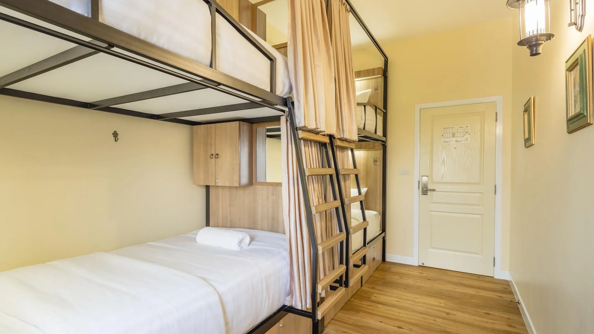 방콕 라문 비빗 3성급 호텔 스위트룸