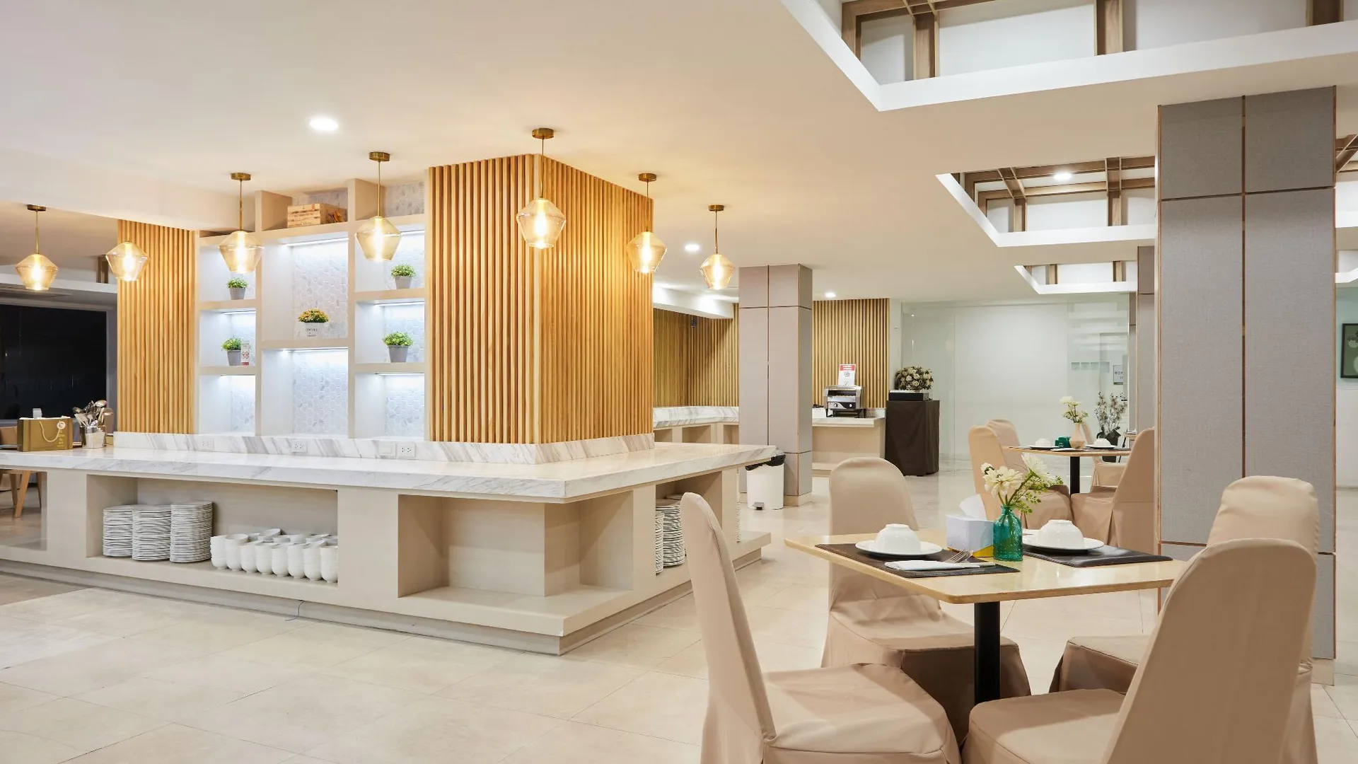 방콕 선데이 플래티넘 스위트 5성급 호텔 수영장