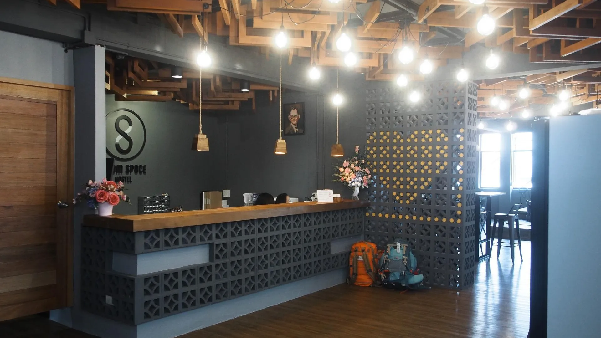 방콕 실롬 스페이스 호스텔 2성급 호텔 객실