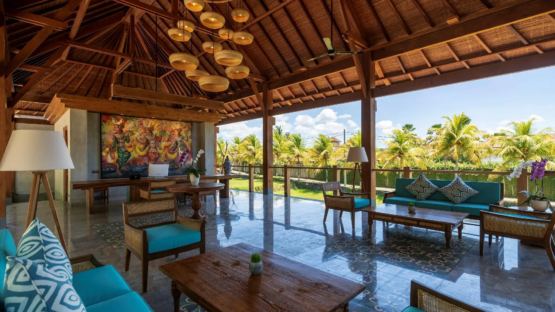 발리 아디와나 비스마 5성급 호텔 로비