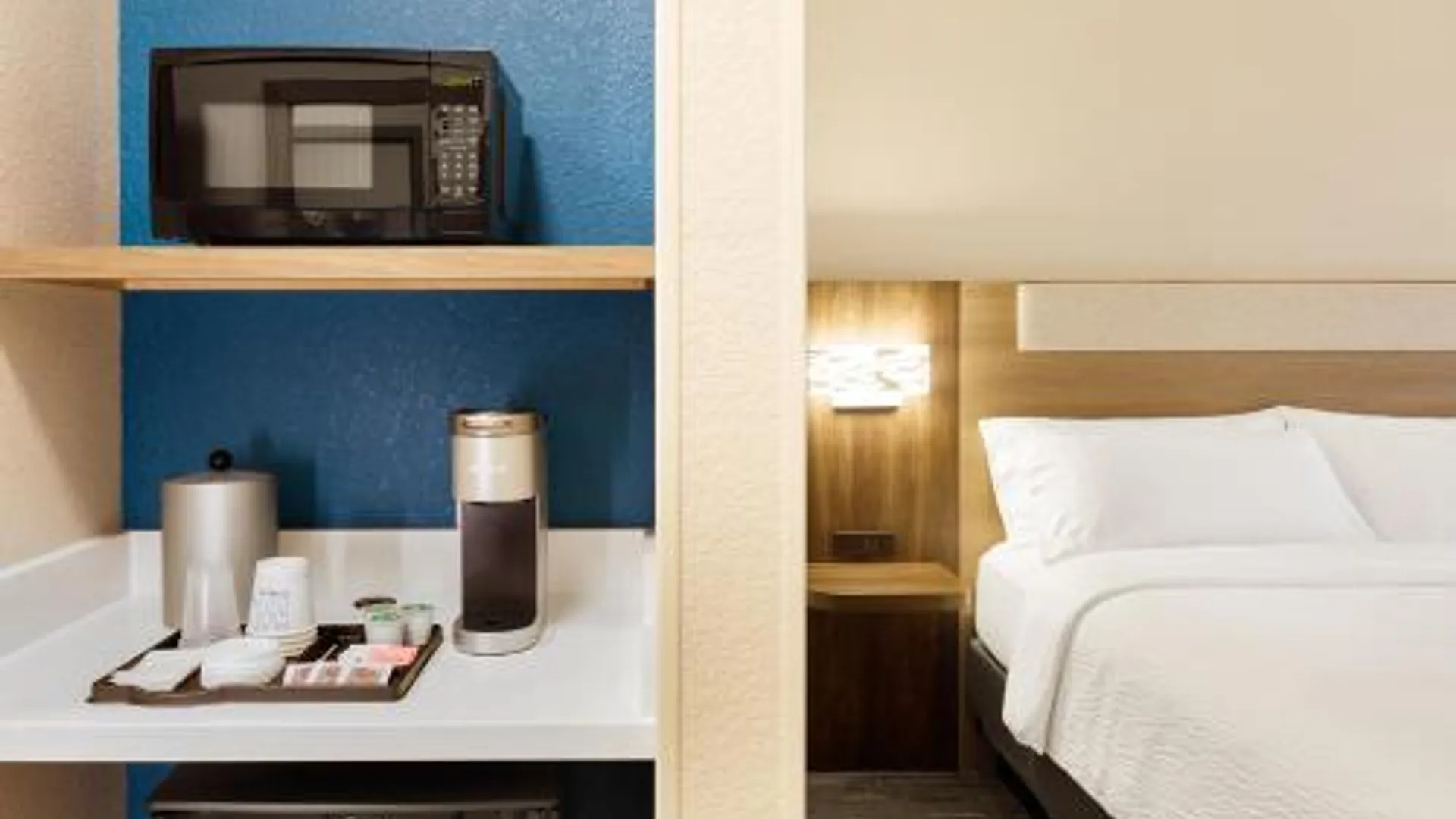 샌포드 (NC) 홀리데이 인 익스프레스 호텔 앤 스위트 샌포드 바이 IHG 2성급 호텔 스위트룸