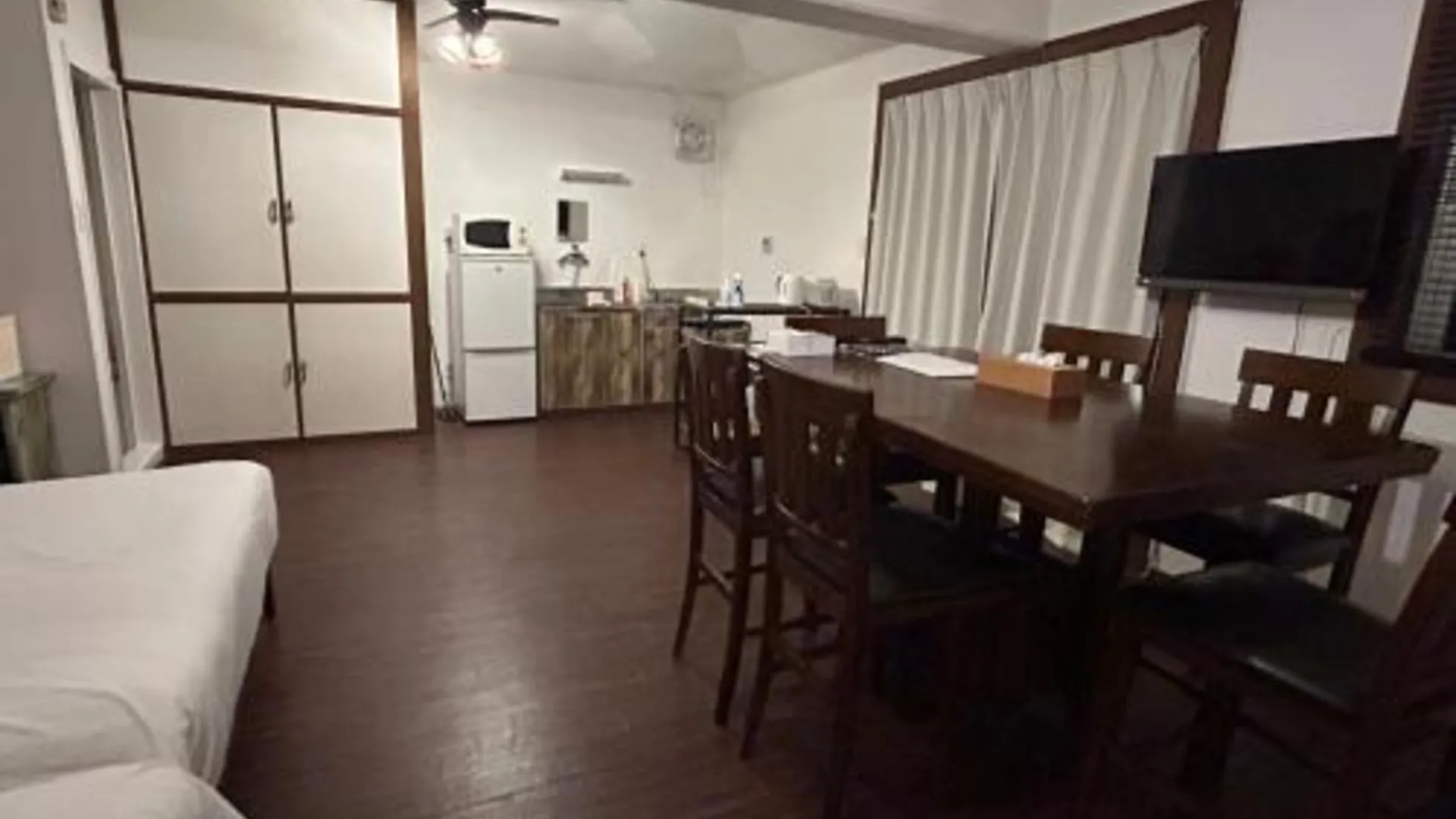 오키나와 본섬 Pine house in Churaumi 2성급 게스트하우스 스위트룸