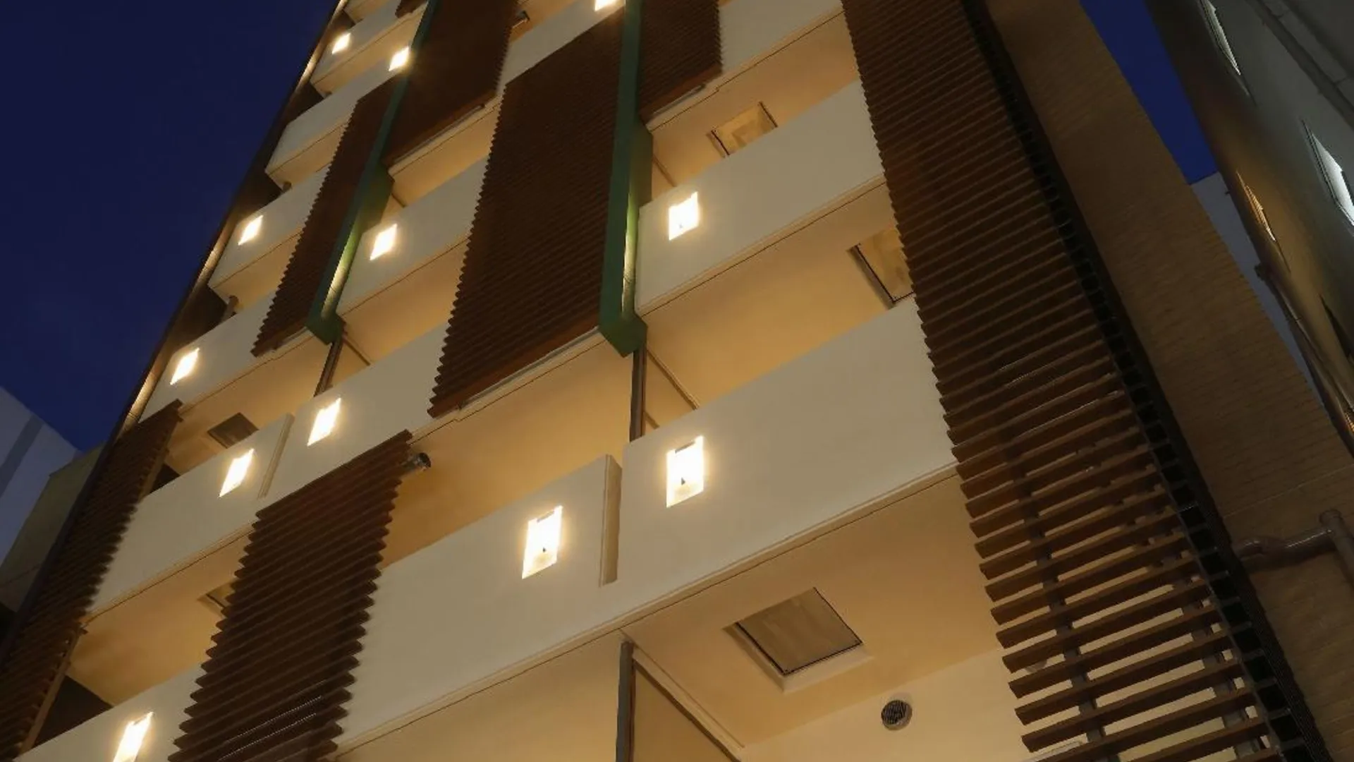 오사카 TAKUTO HOTEL 신사이바시 3성급 호텔 수영장