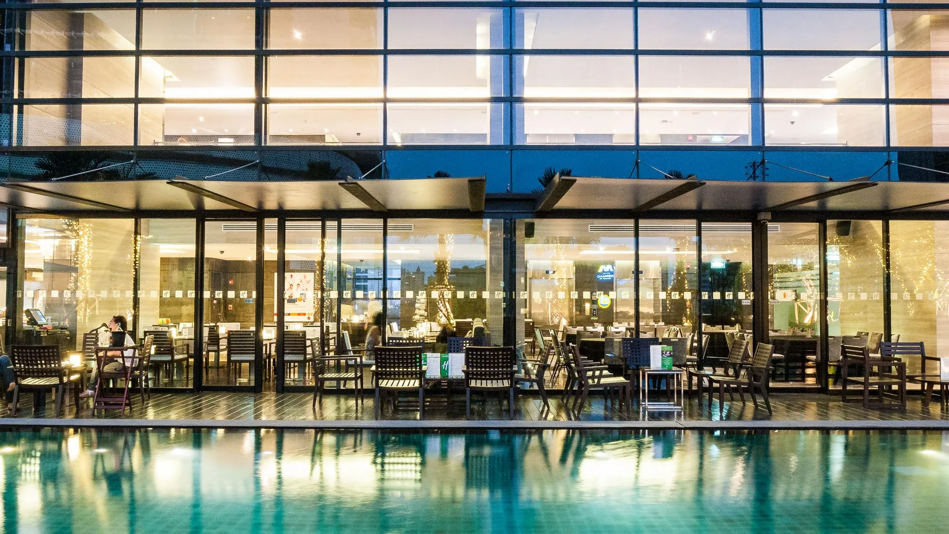 방콕 홀리데이 인 방콕 수쿰빗 바이 IHG 4성급 호텔 스위트룸