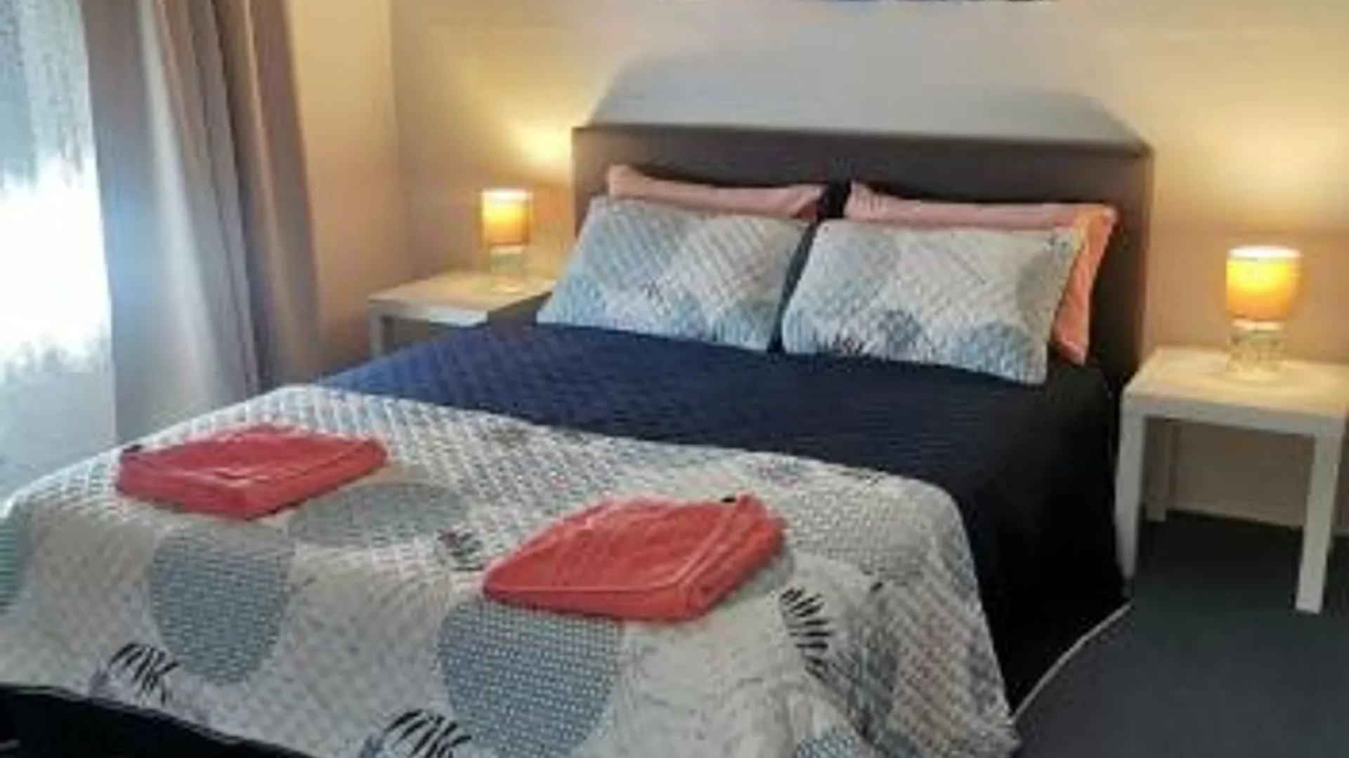 킴바 Kimba Units 4성급 게스트하우스 스위트룸